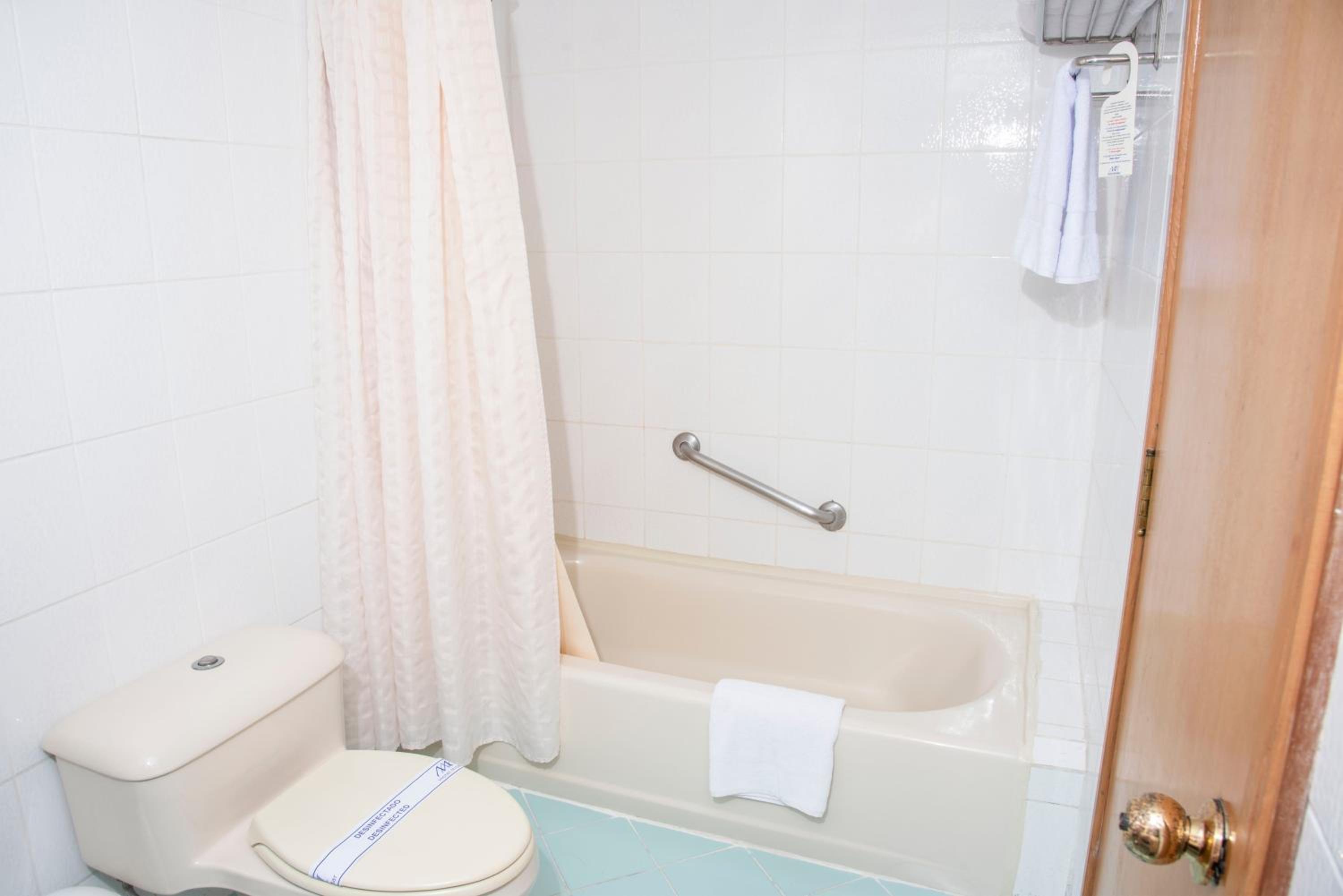 Twin Room - Photo 6