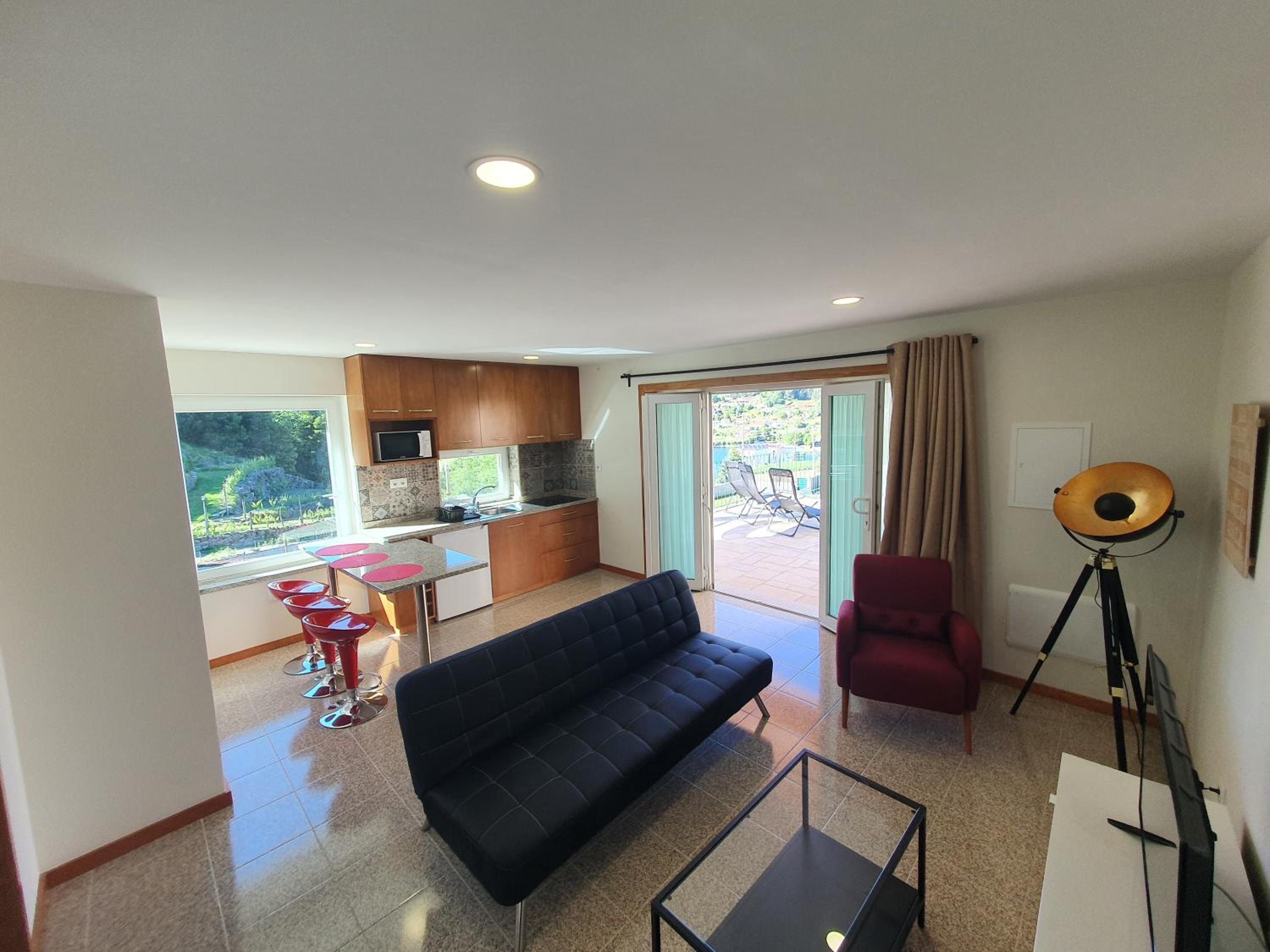 One-Bedroom Apartment photo 1