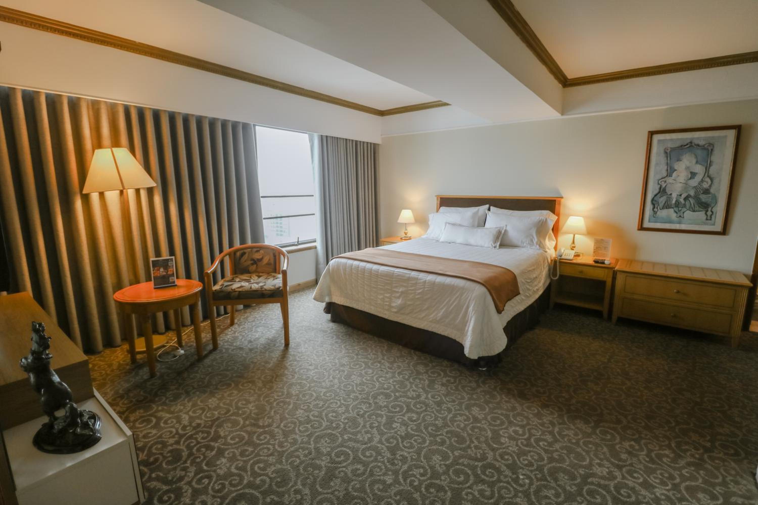One-Bedroom Suite - Photo 1
