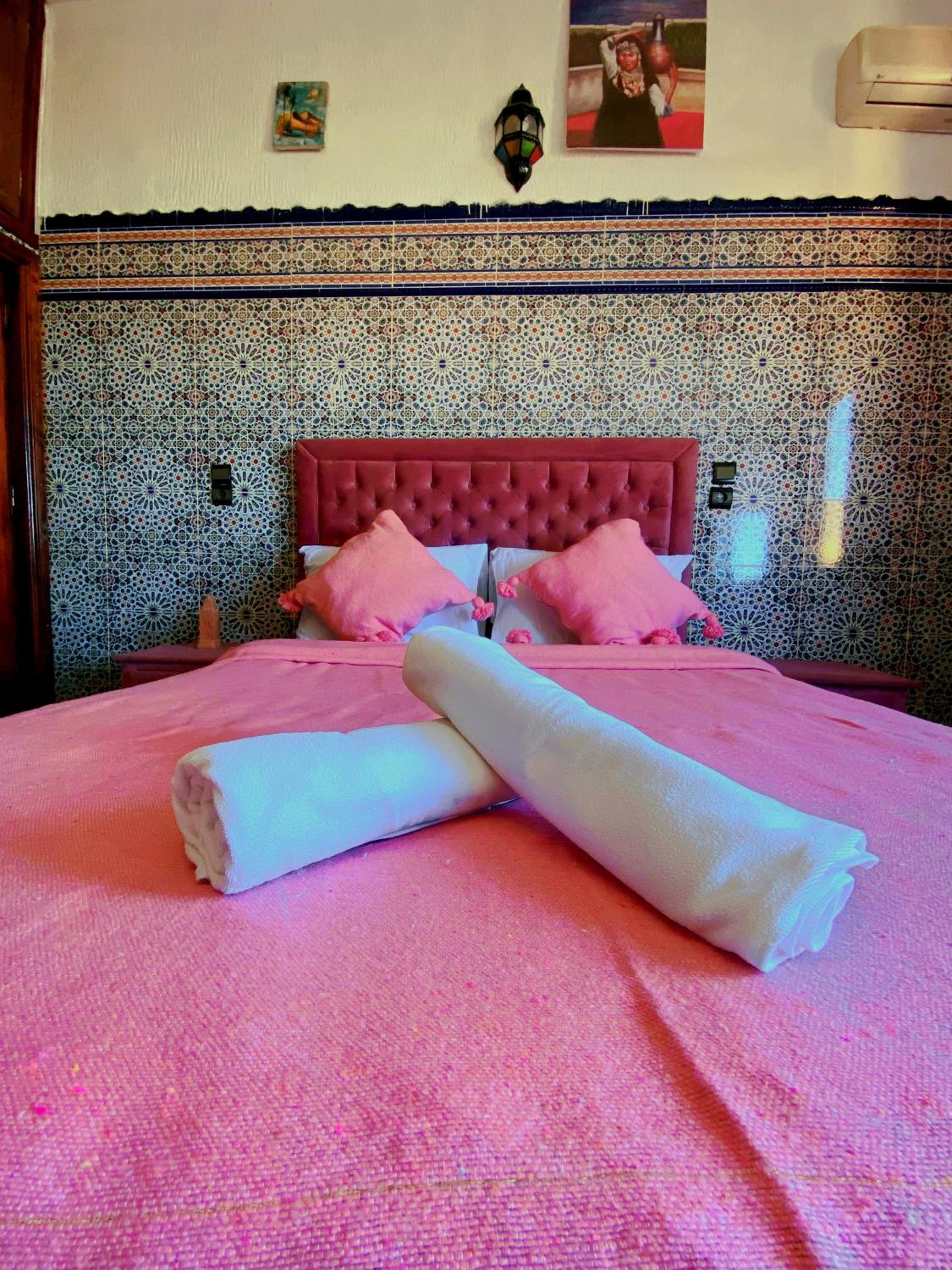 Double Room with Private Bathroom - Photo 7