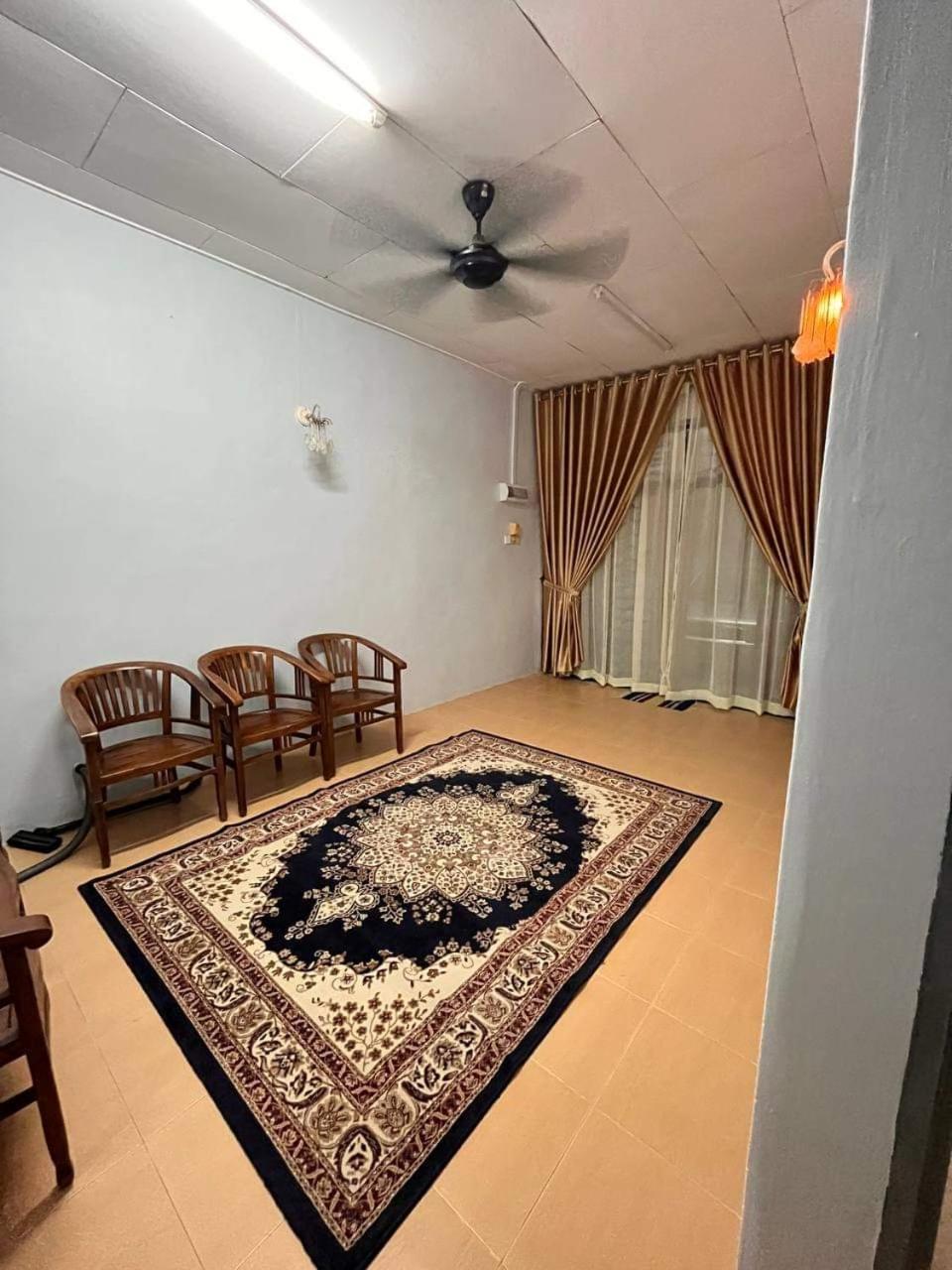 Three-Bedroom House photo 1