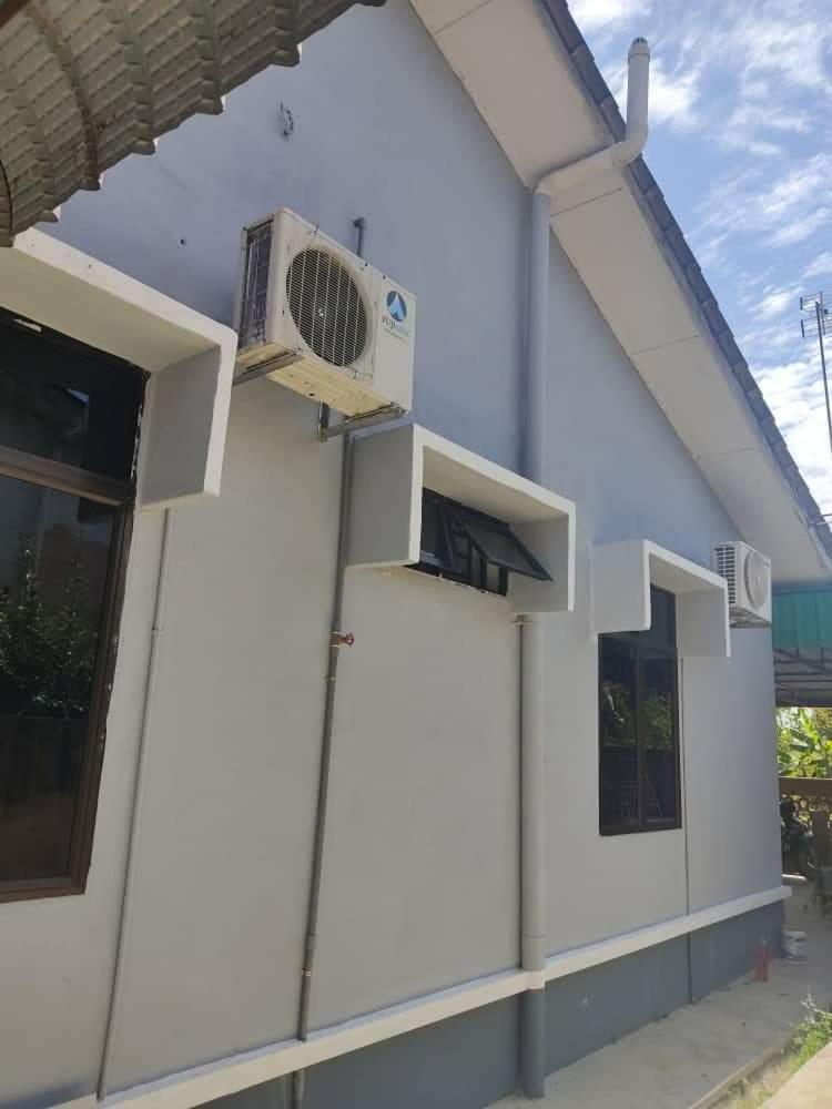 Three-Bedroom House photo 2