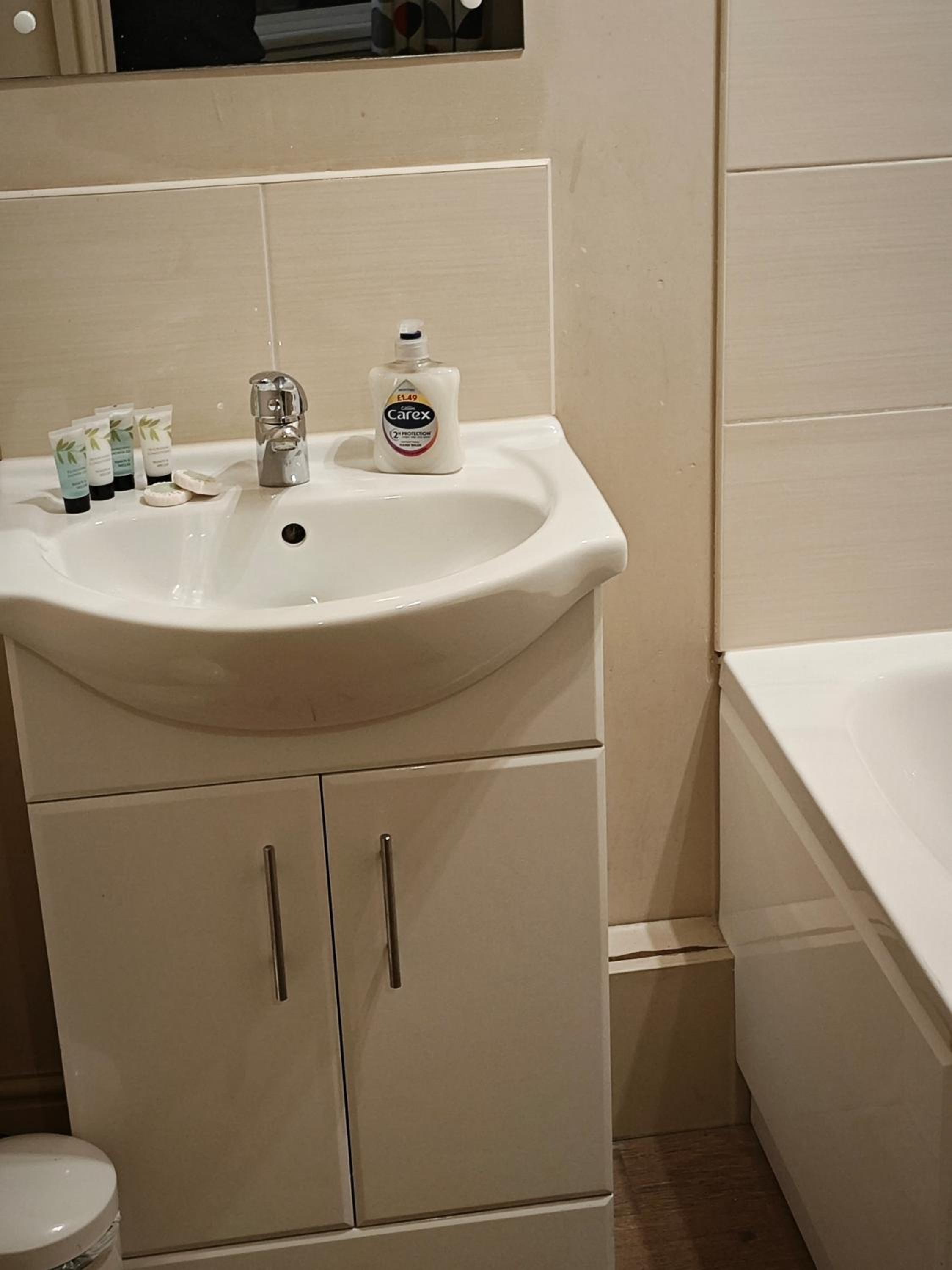 Double Room with Private Bathroom photo 3