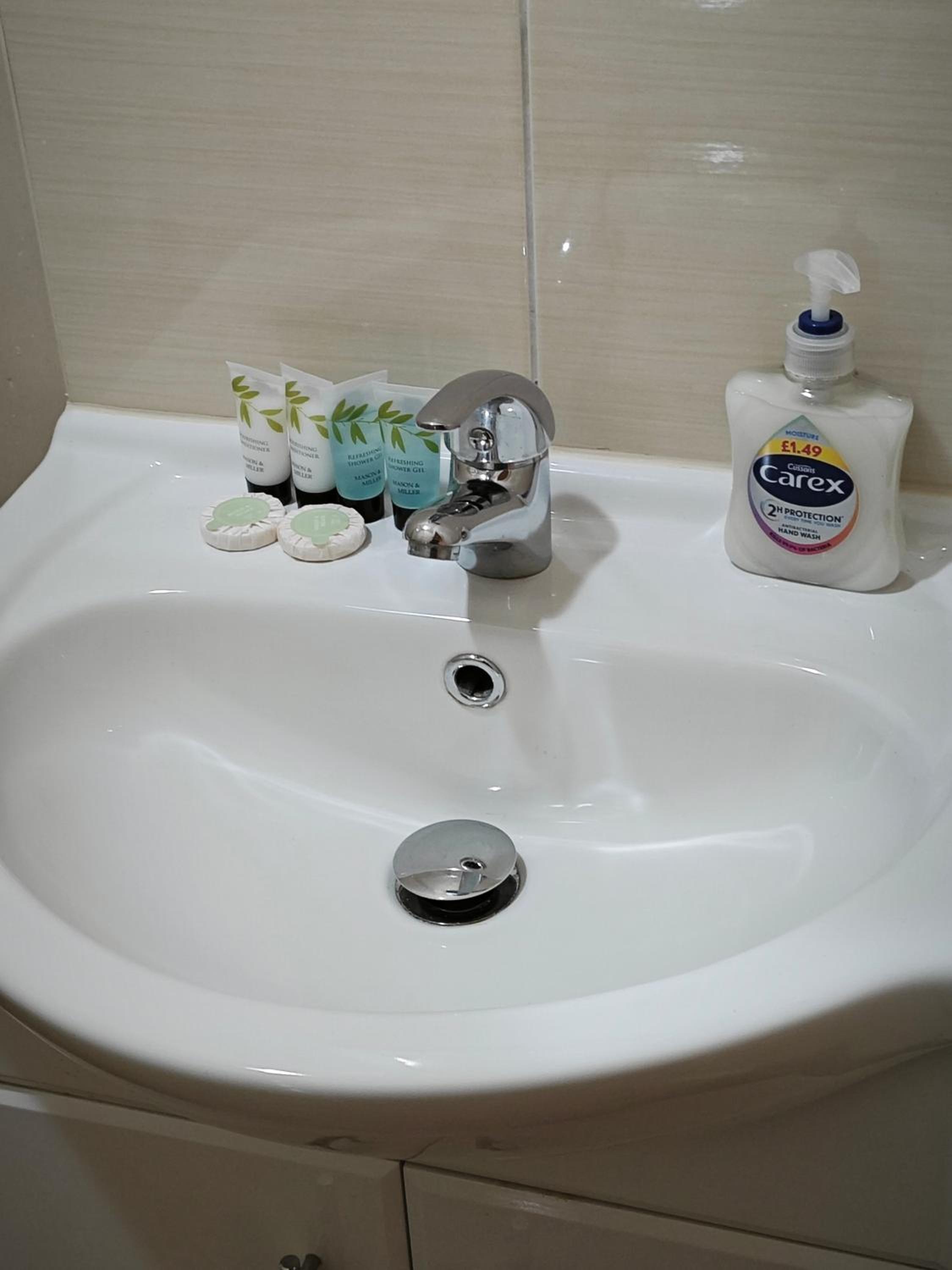 Double Room with Private Bathroom photo 3