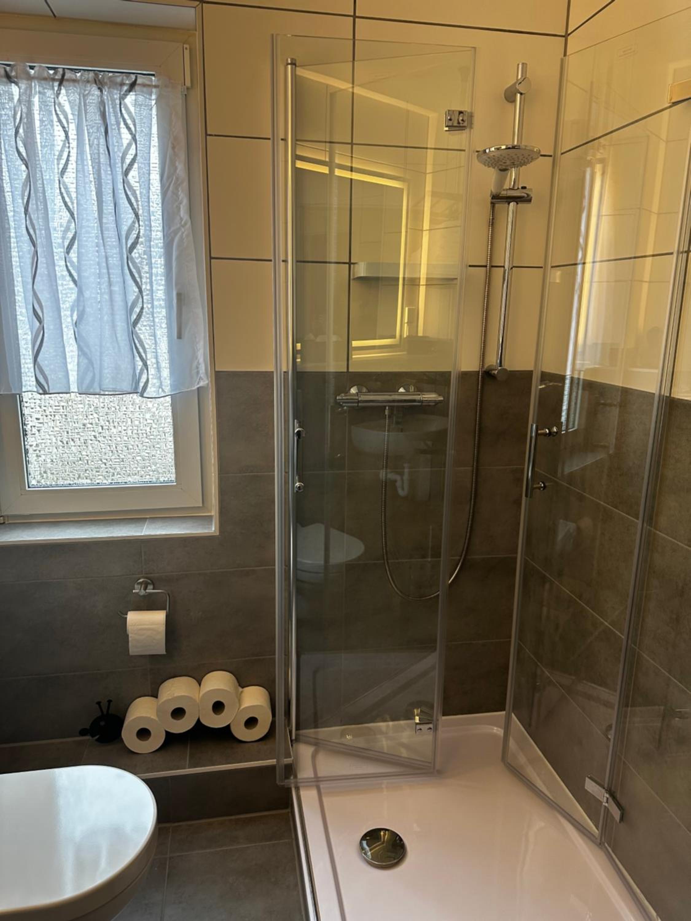 Double Room with Shared Bathroom photo 2
