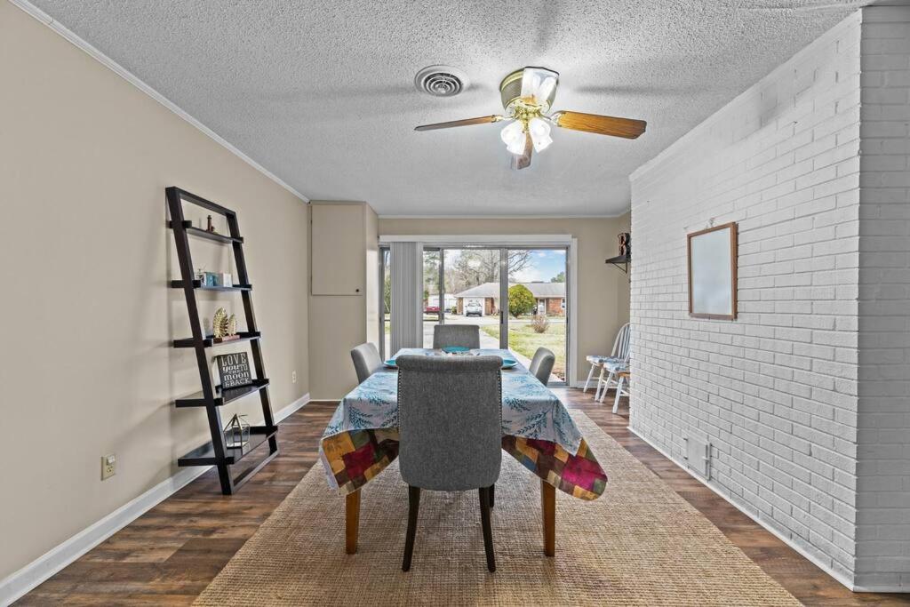 Three-Bedroom House photo 2