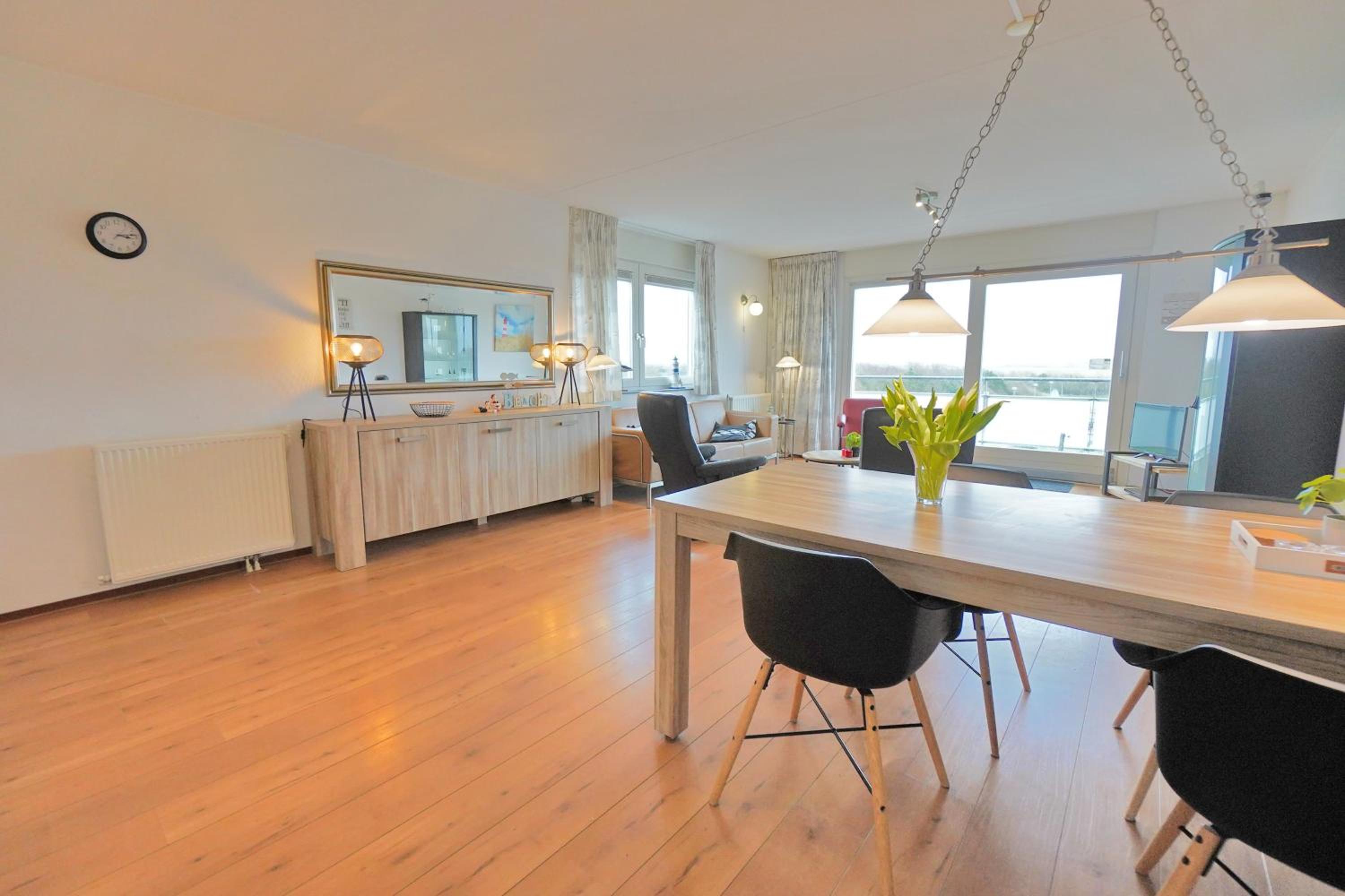 Apartment with Balcony photo 1