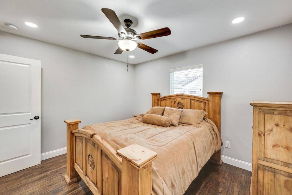 Two-Bedroom House photo 3
