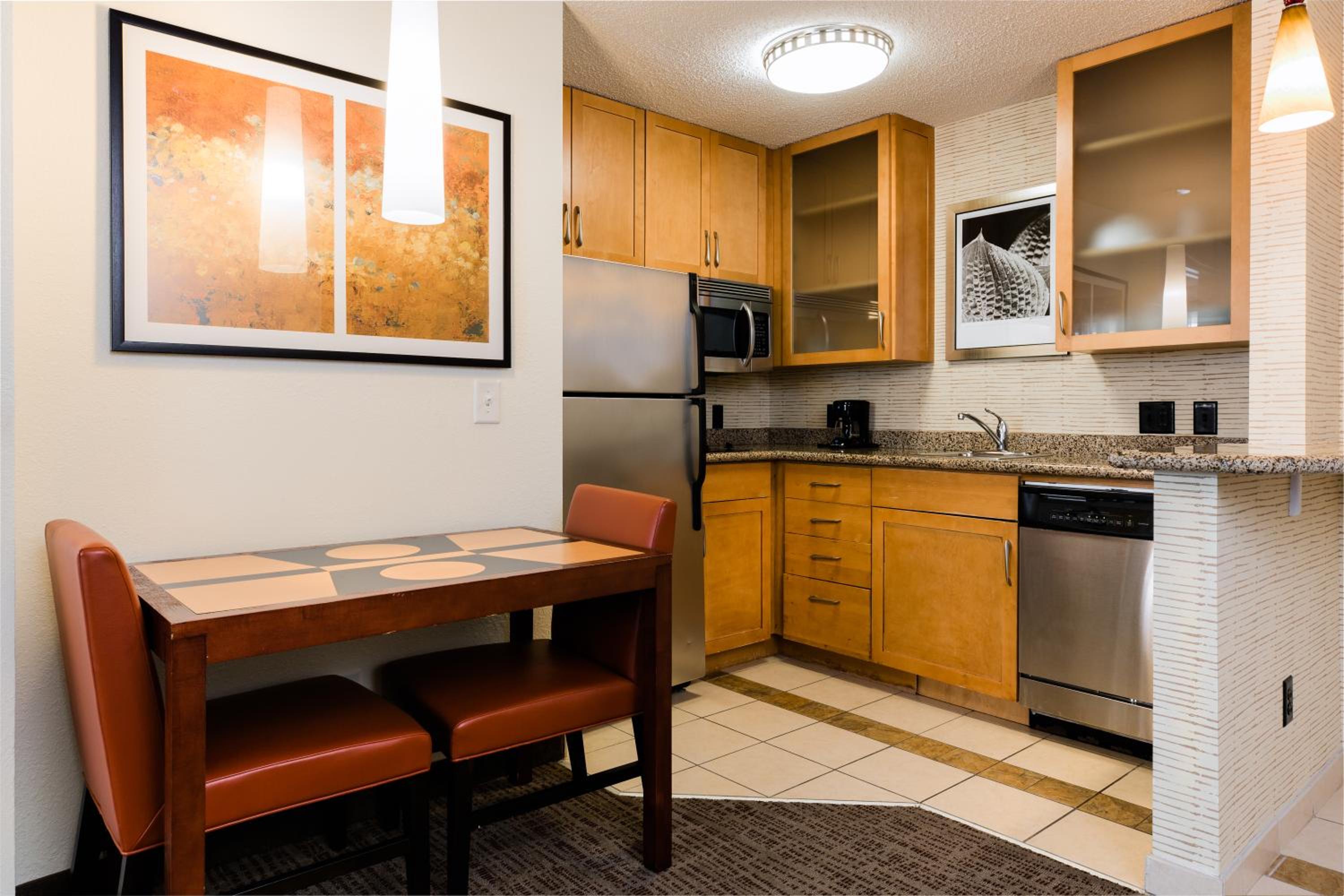 One-Bedroom King Suite - Photo 3