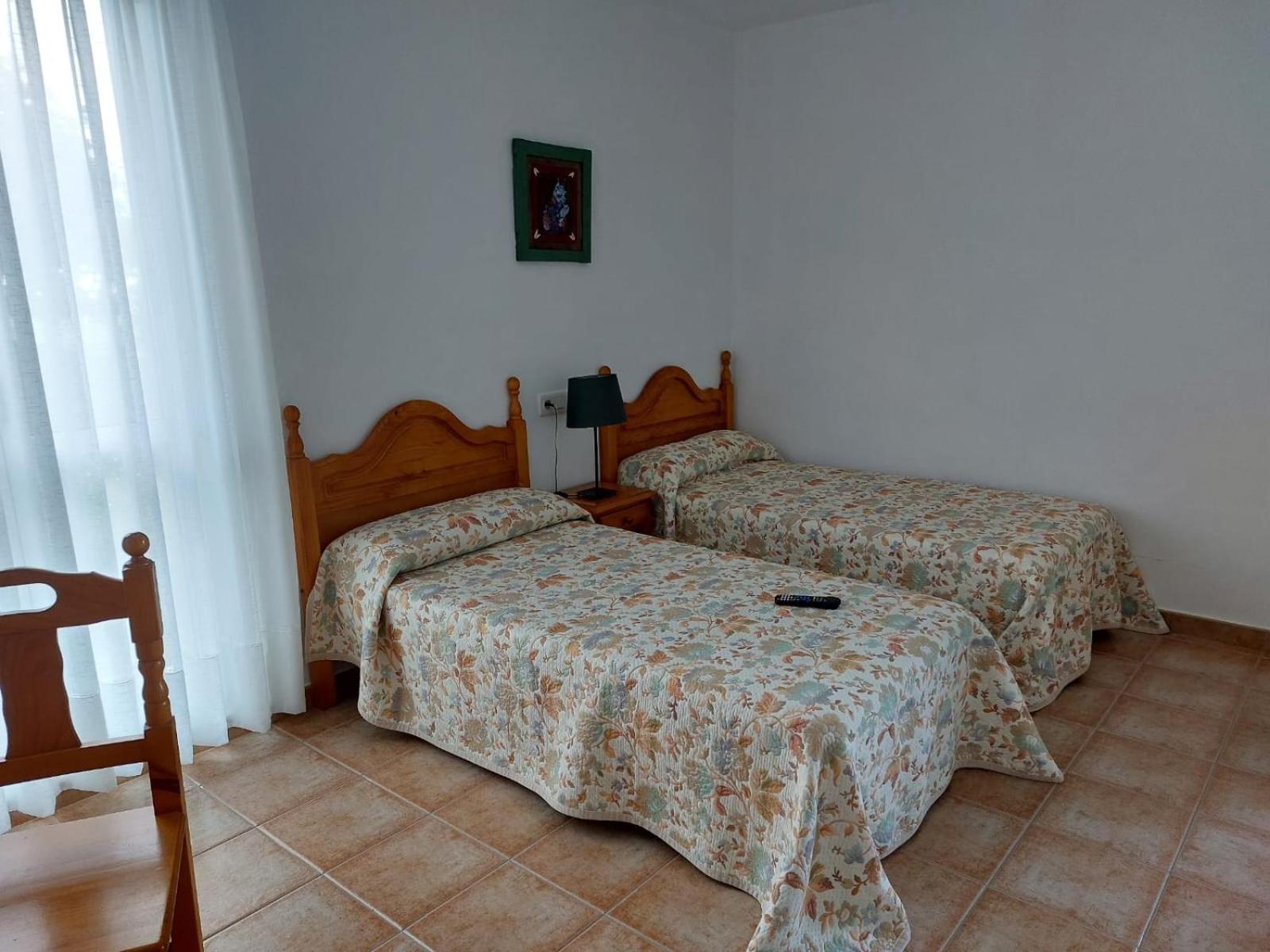 Twin Room - Photo 2
