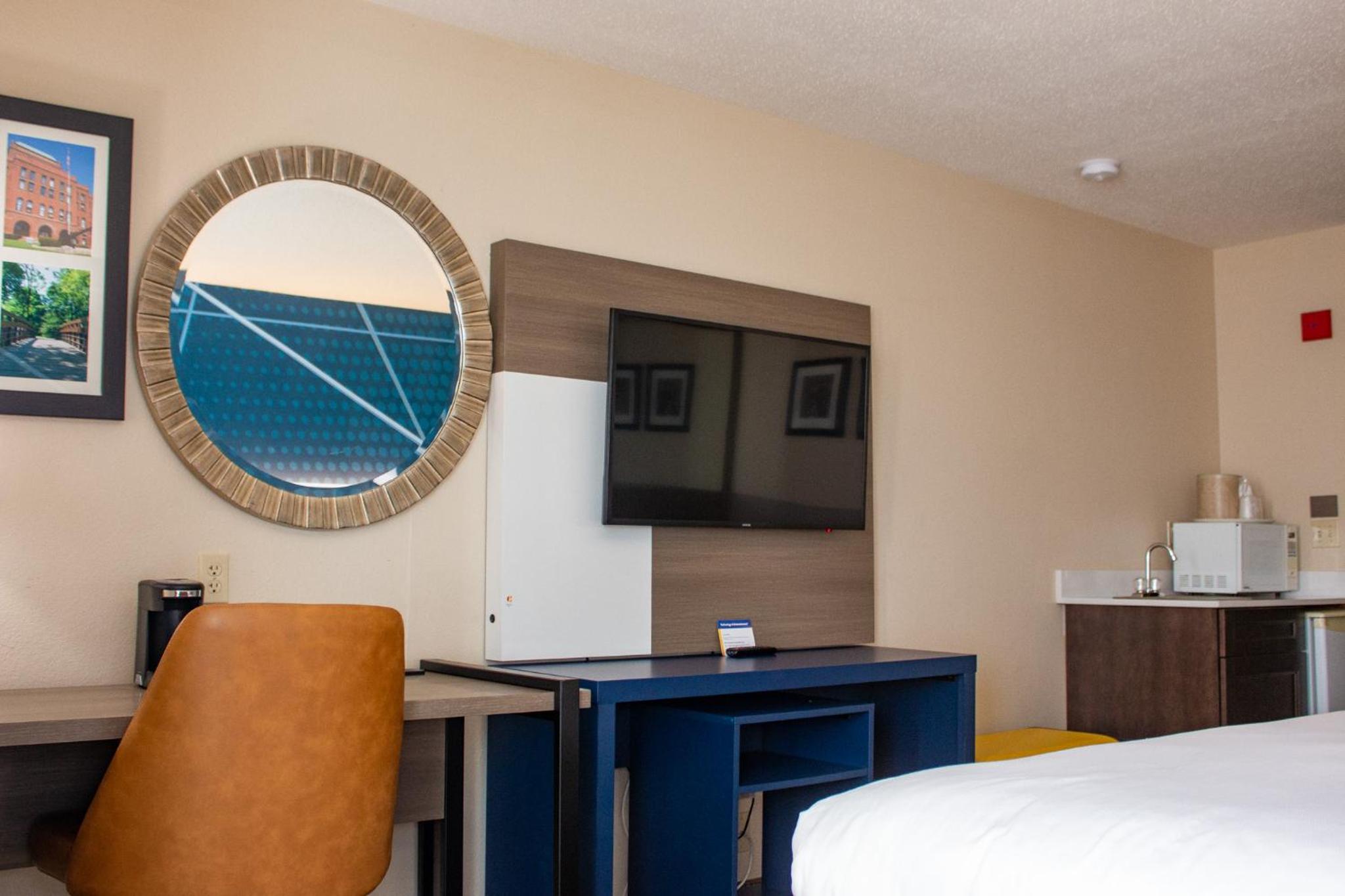 King Room with Whirlpool - Non-Smoking - Photo 4