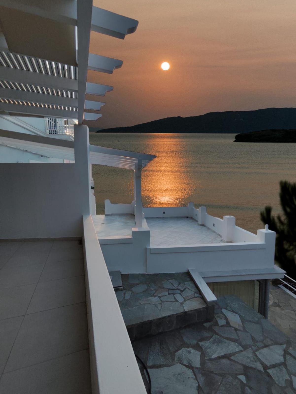 Superior Double Room with Side Sea View photo 2