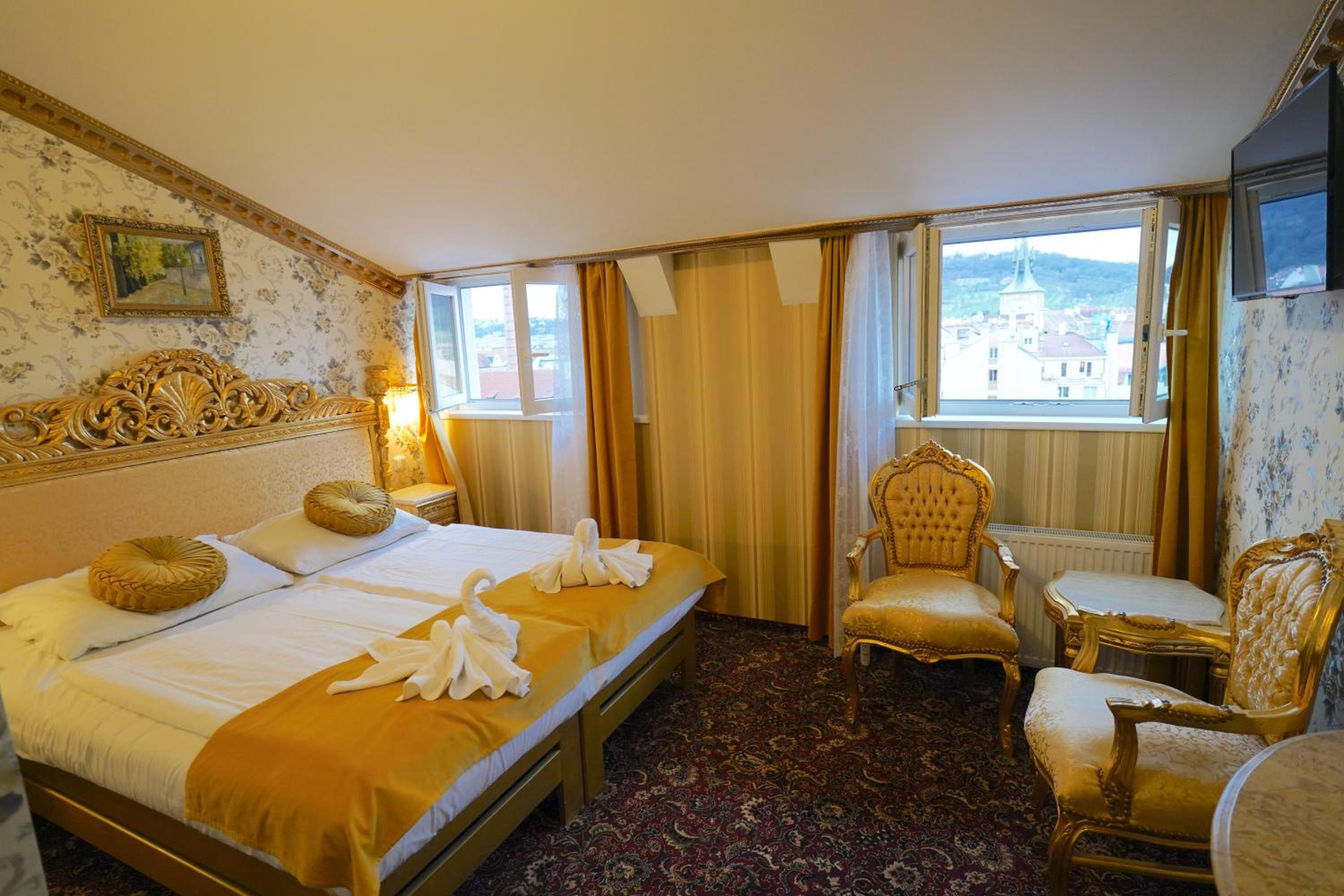 Queen Room