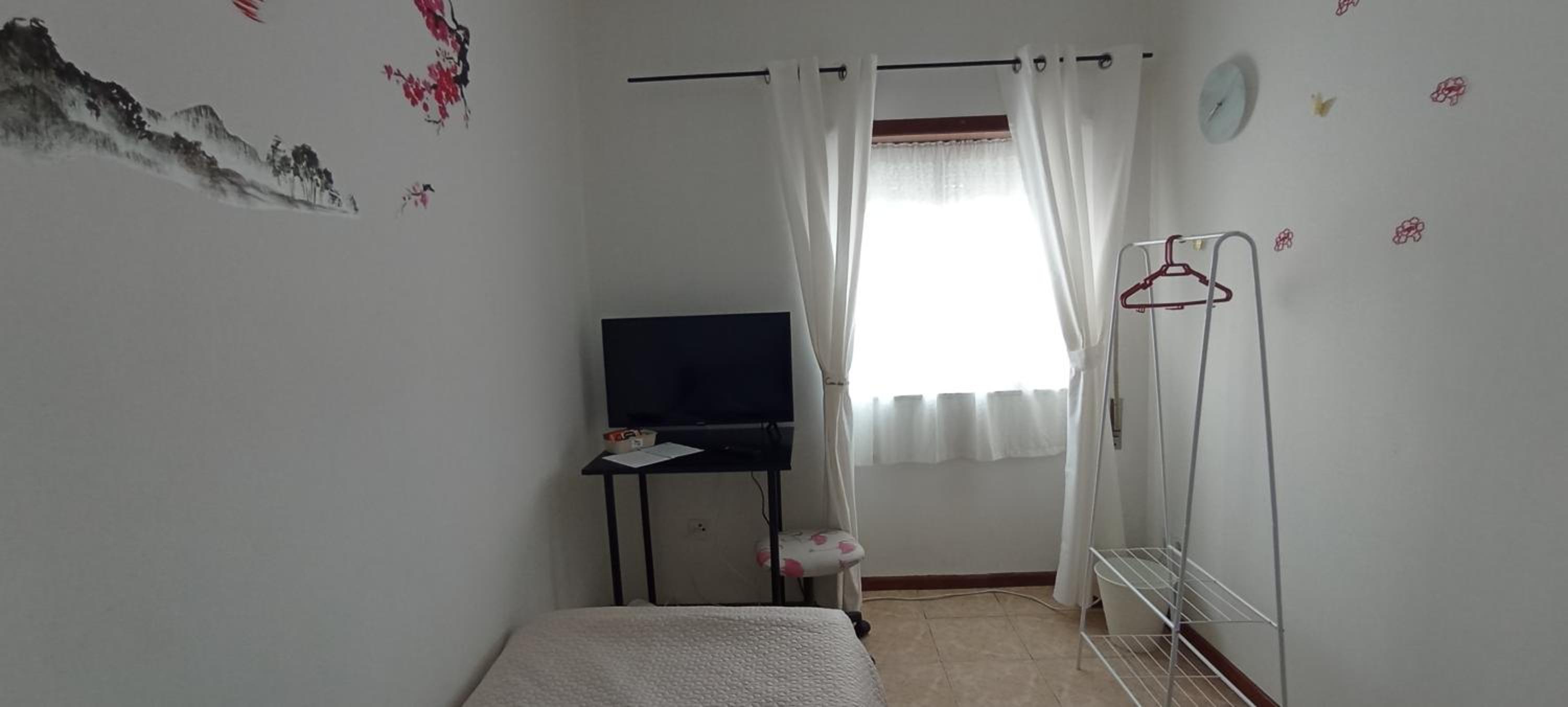Standard Single Room with Shared Bathroom photo 3