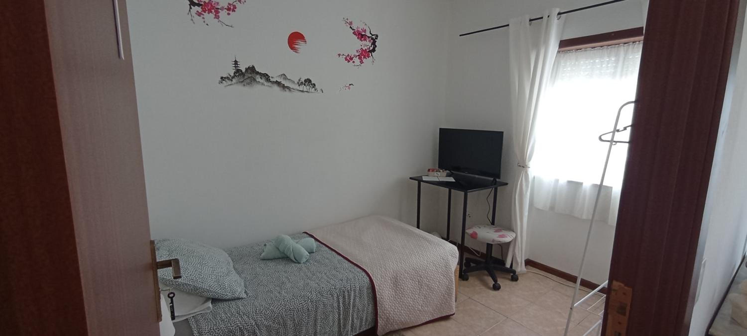 Standard Single Room with Shared Bathroom photo 2