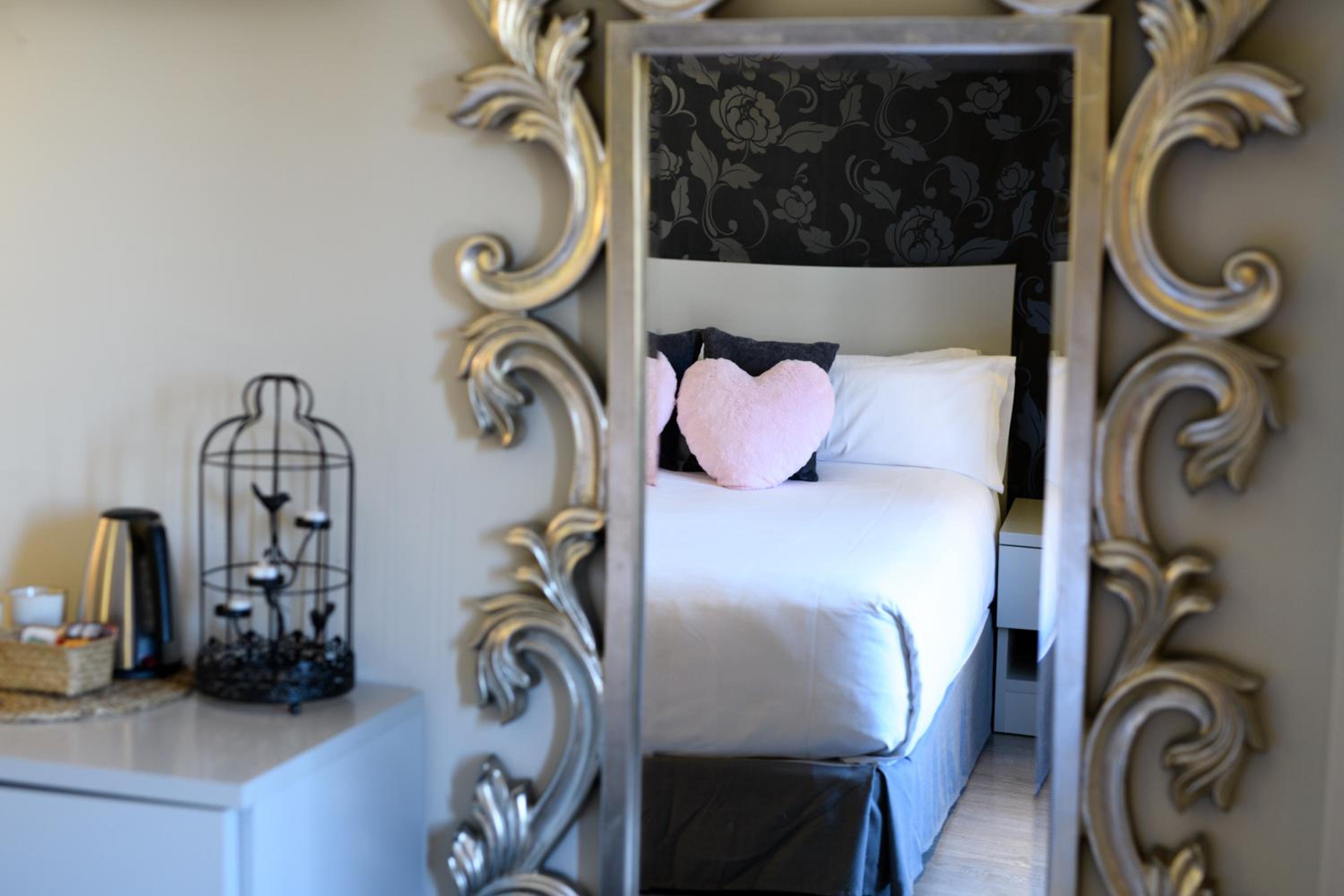Superior Room with Spa Bath - Photo 42