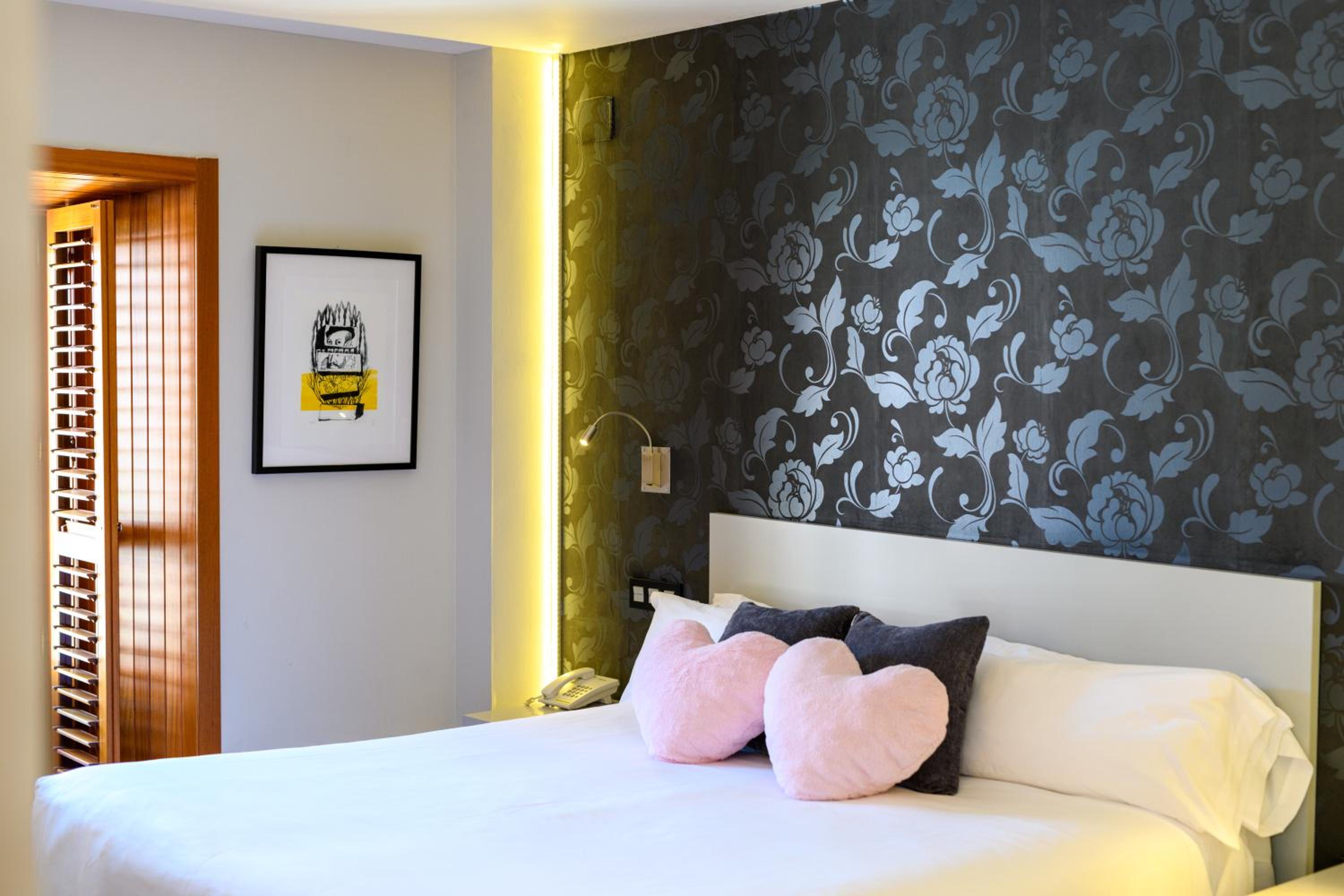 Superior Room with Spa Bath - Photo 1