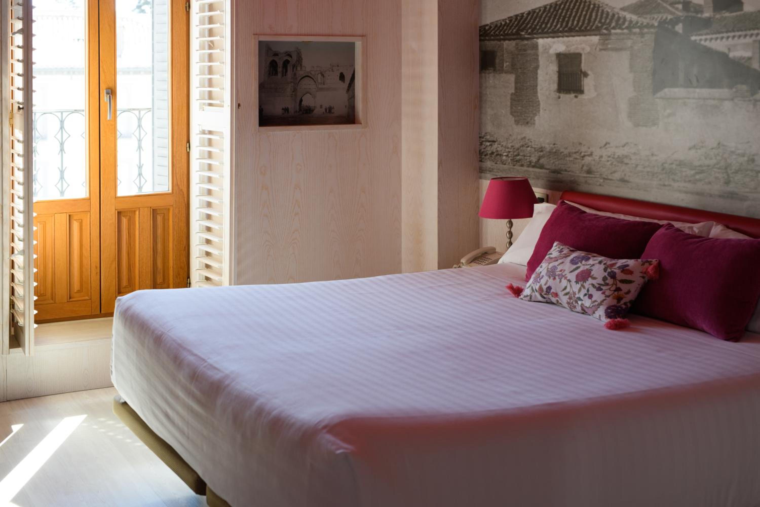 Superior Room with Spa Bath - Photo 12