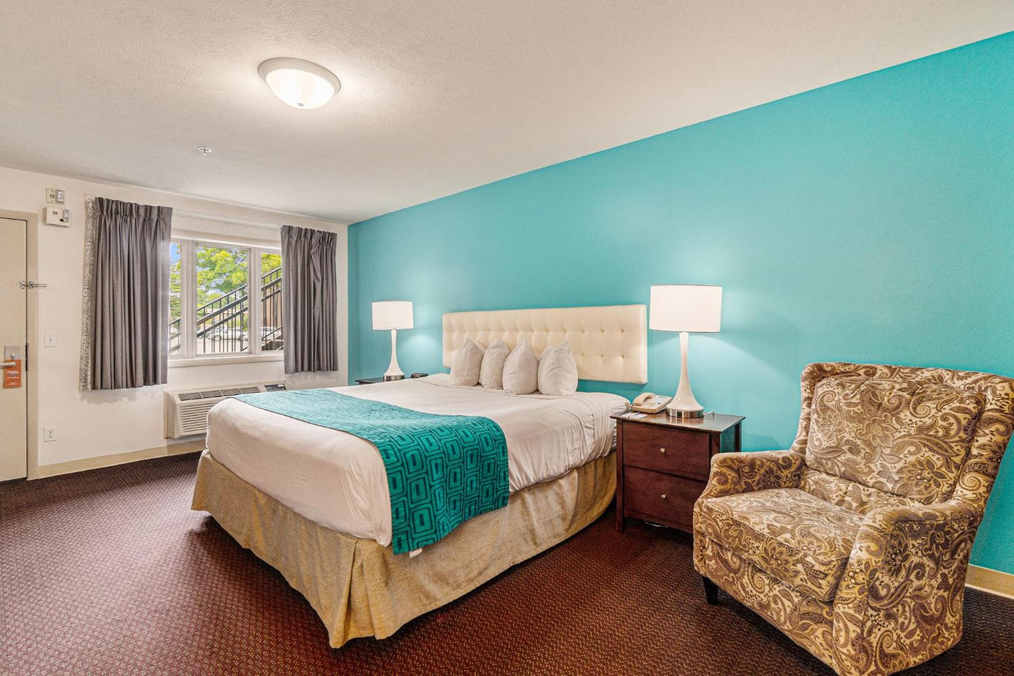 King Room - Mobility Access/Non-Smoking photo 2