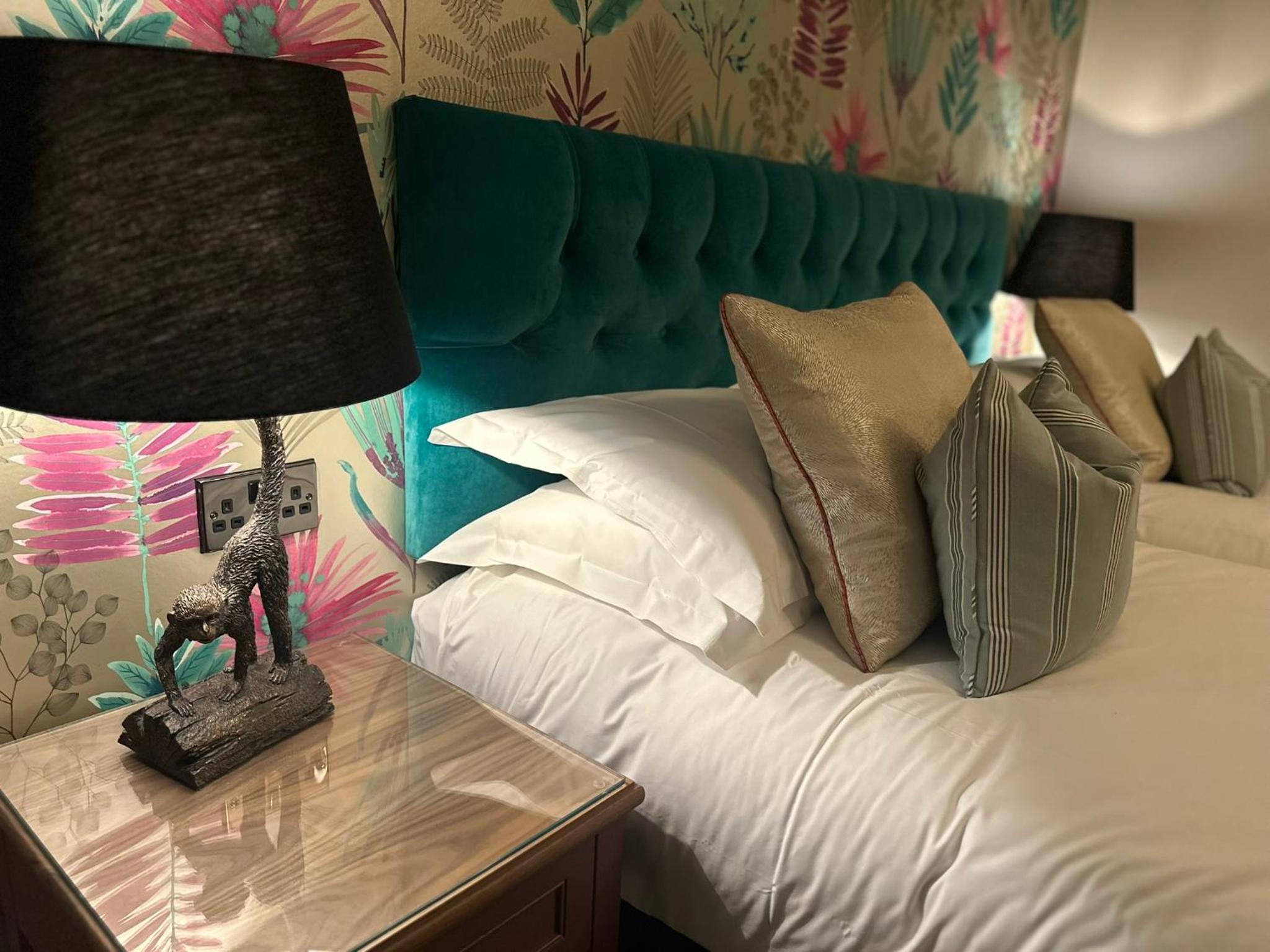 Twin (Two 3ft Beds) / Superking Room (No Pets) - Photo 3