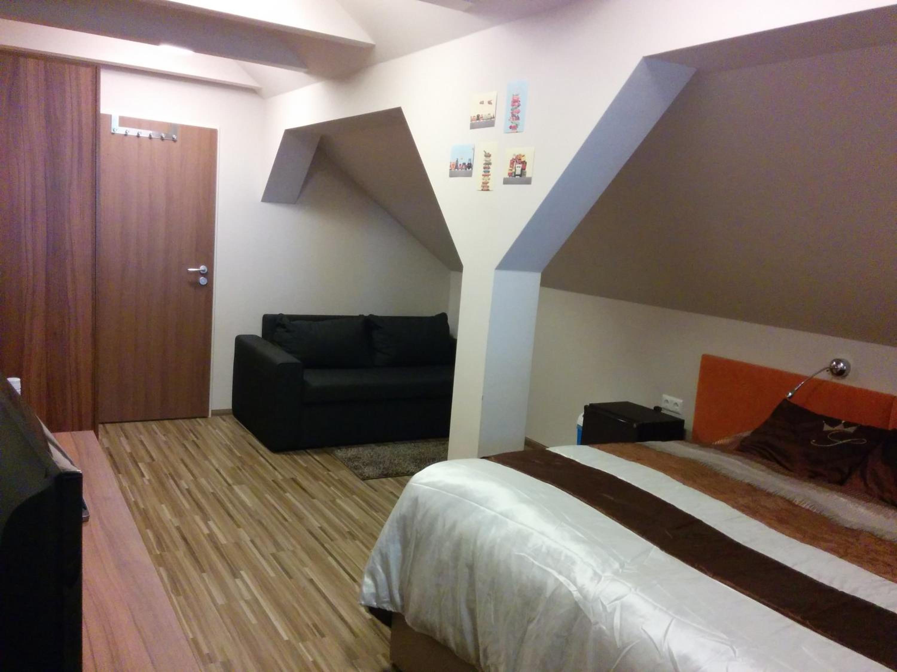 Basic Triple Room