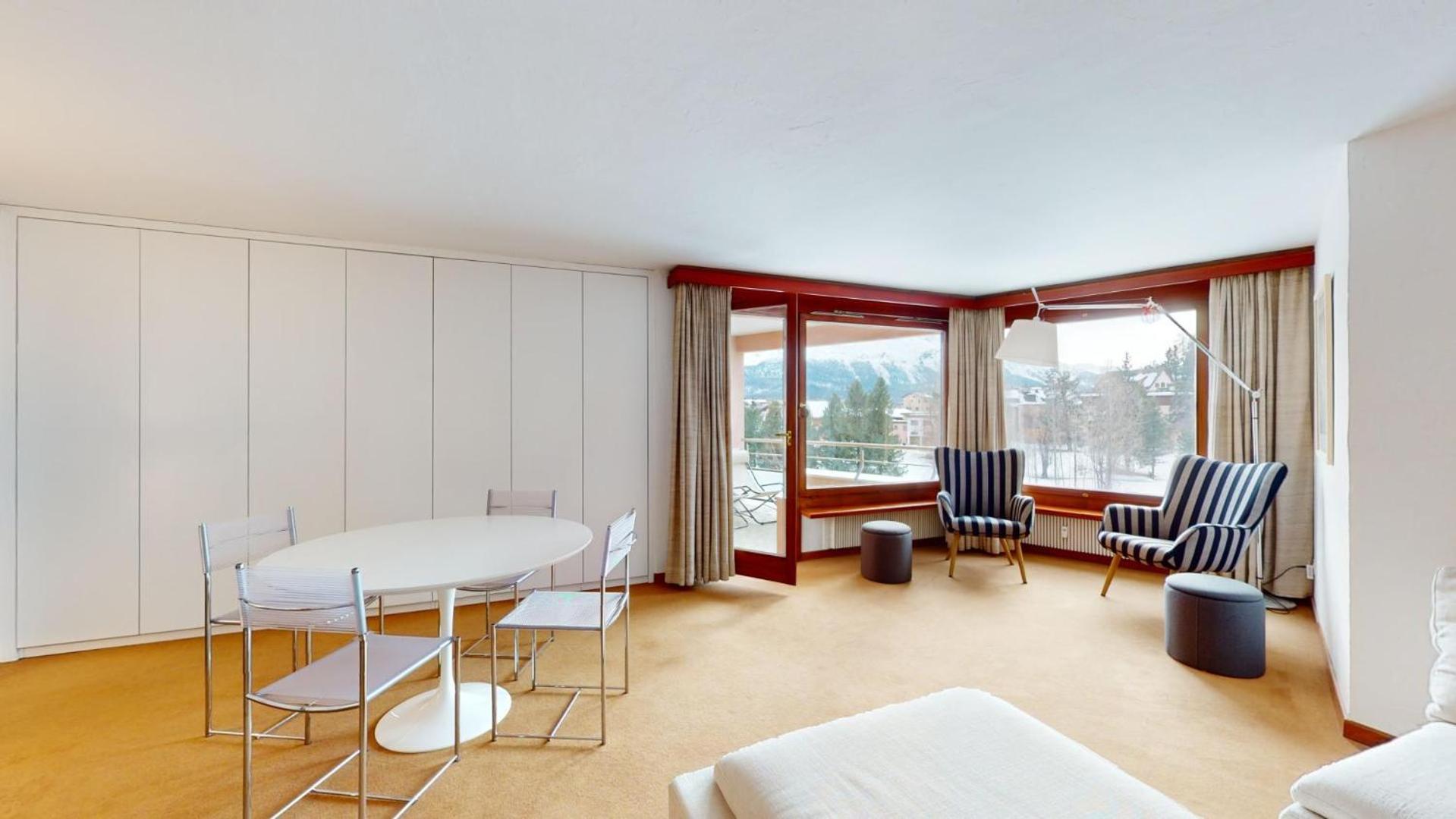Apartment with Mountain View photo 3