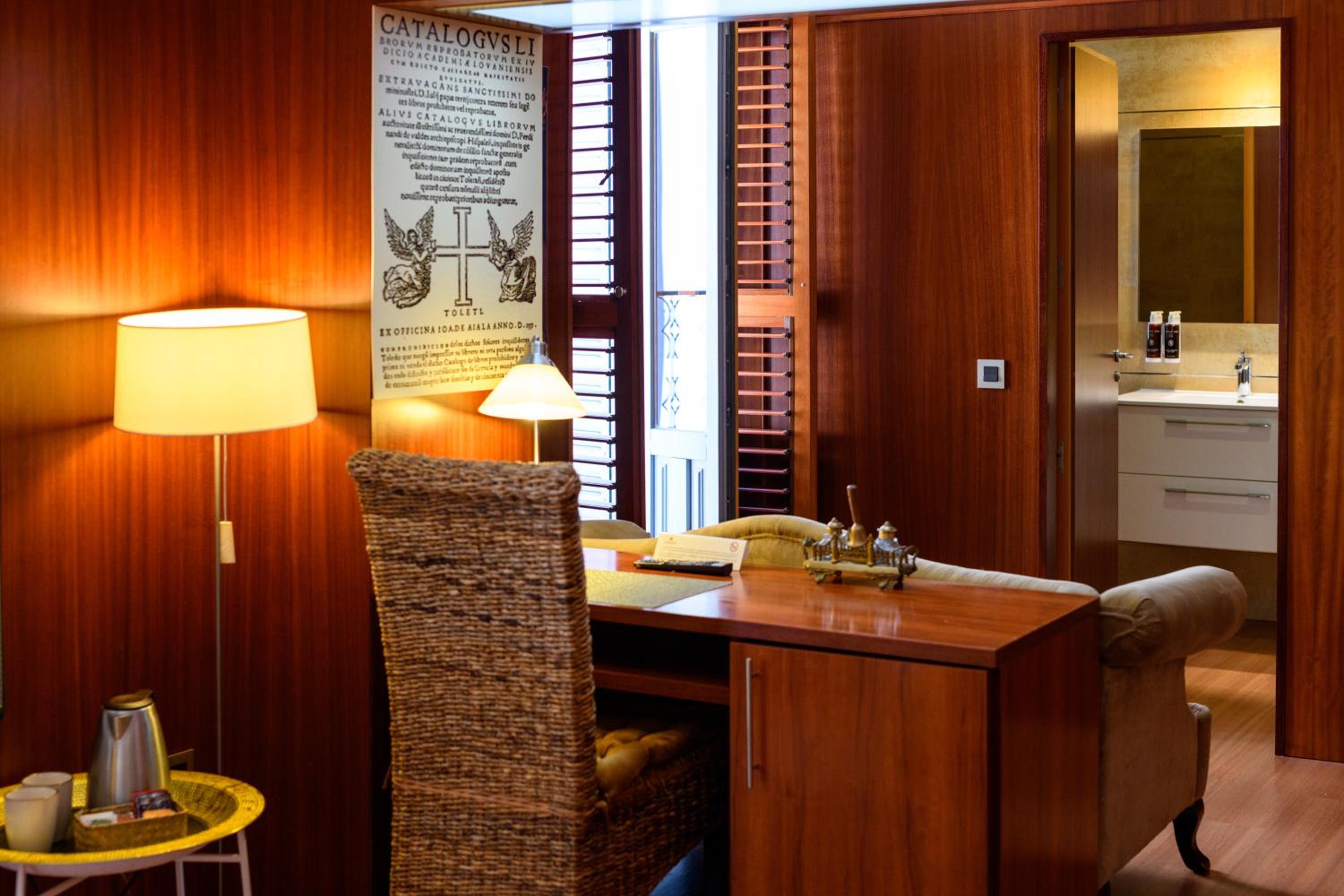 Superior Room with Spa Bath - Photo 16