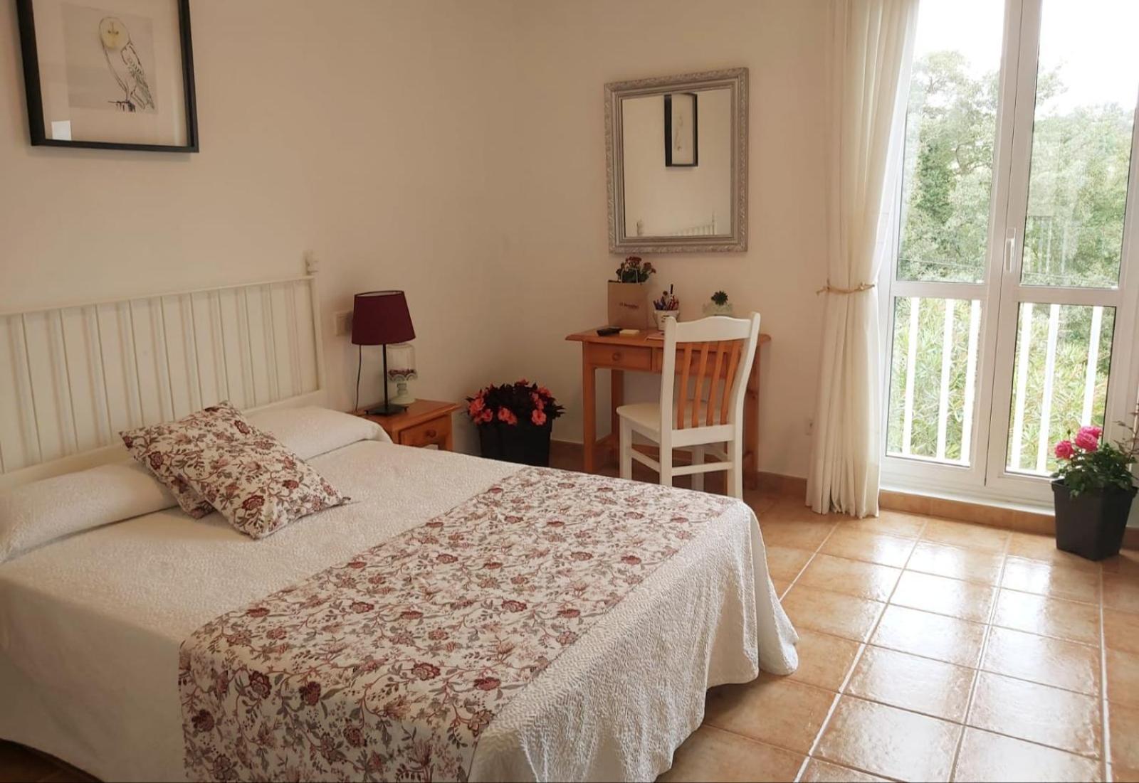 Large Double Room - Photo 2