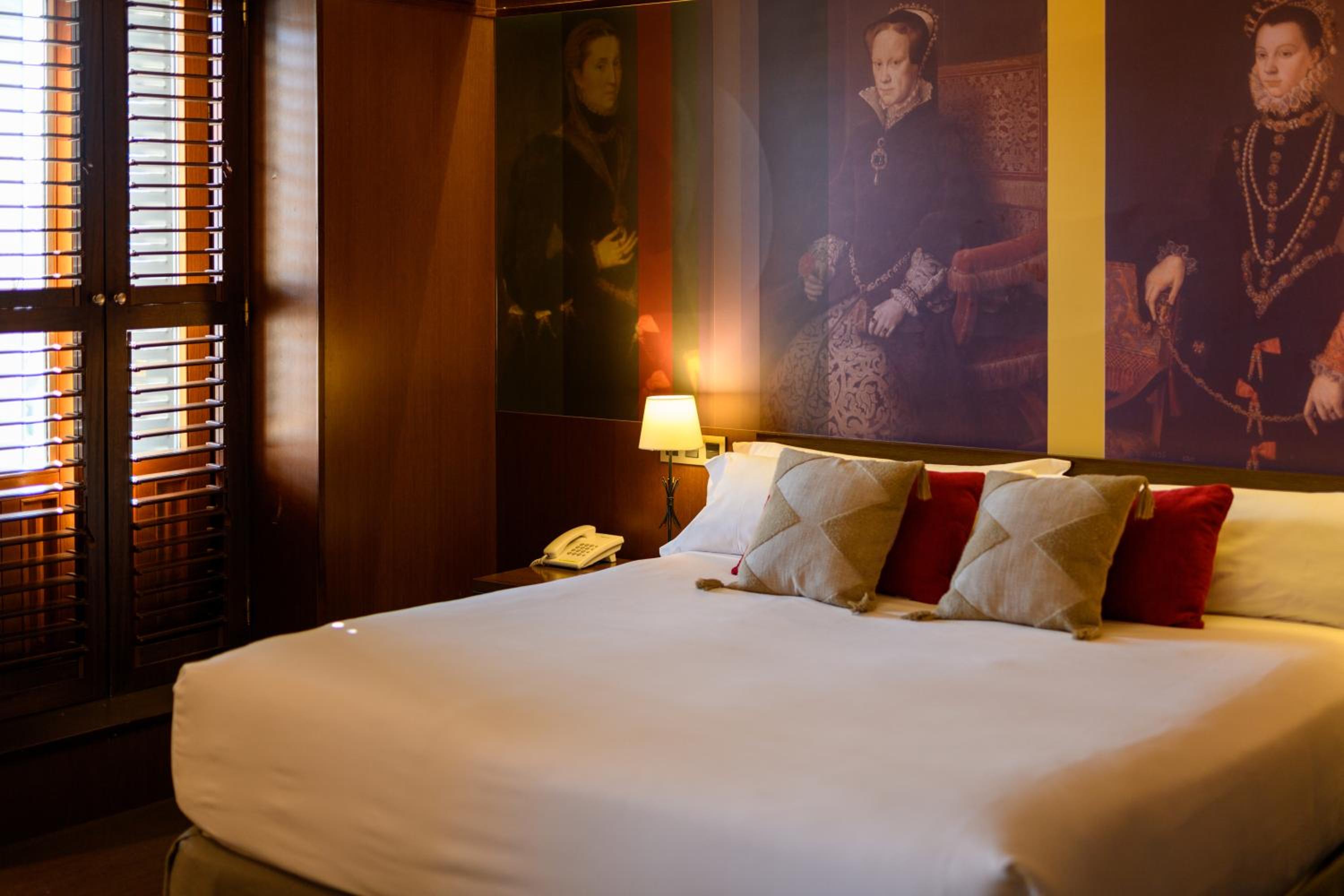 Superior Room with Spa Bath - Photo 21
