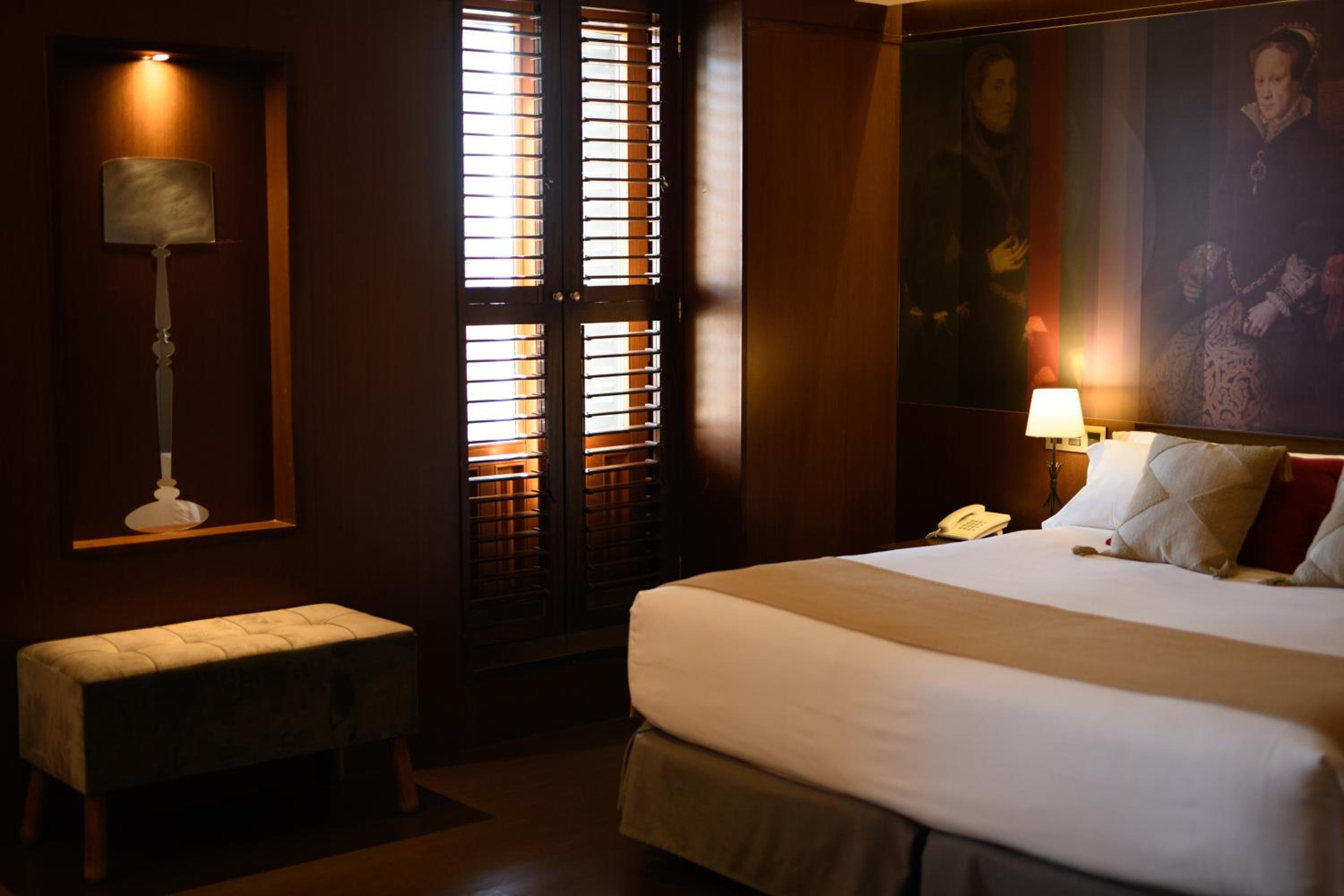 Superior Room with Spa Bath - Photo 22