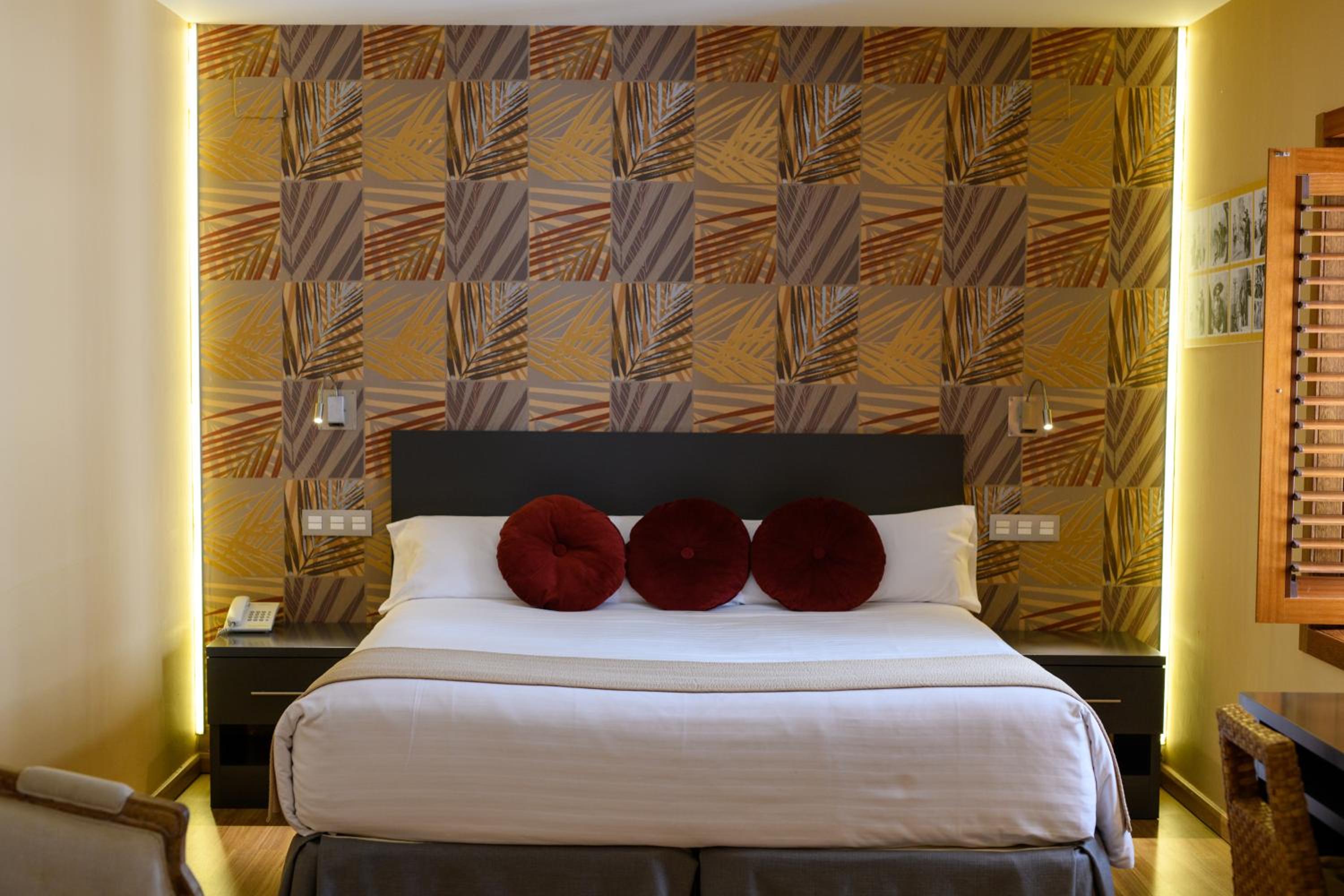 Superior Room with Round Spa Bath - Photo 1