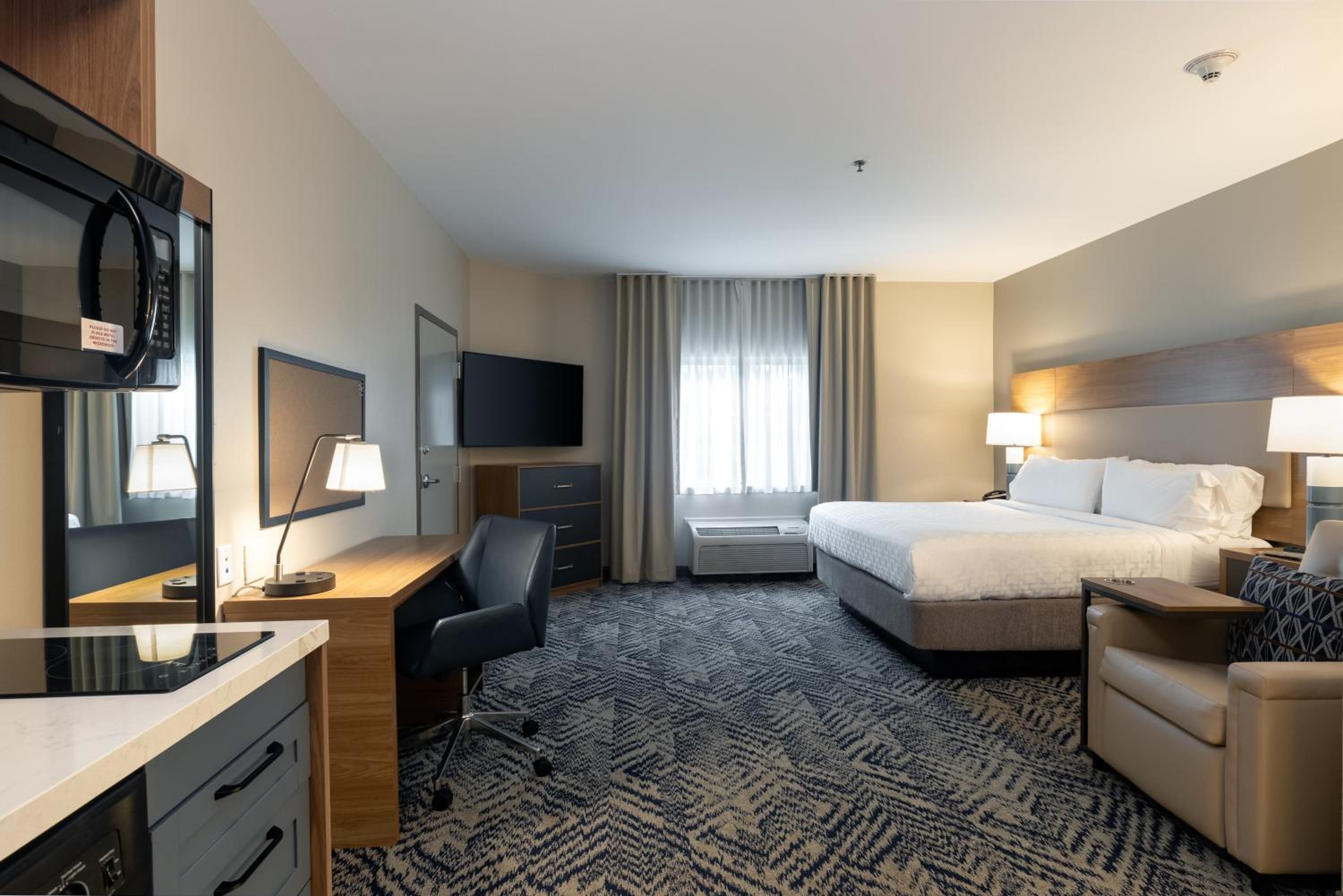 King Studio Suite - Photo 2