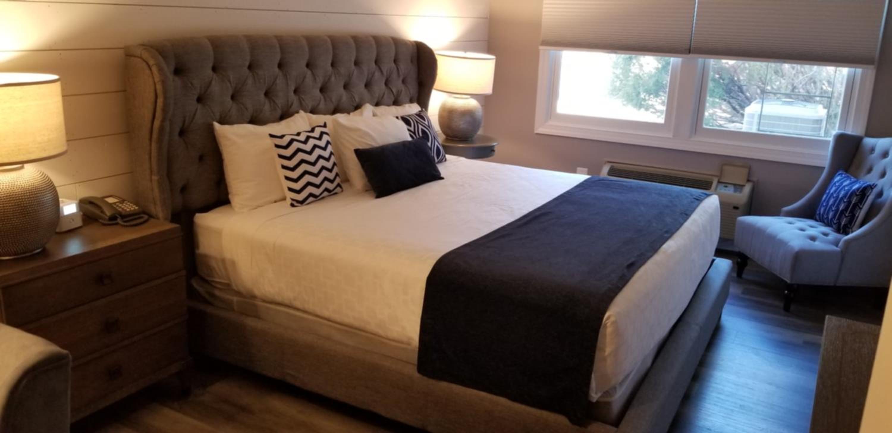 Queen Room photo 1