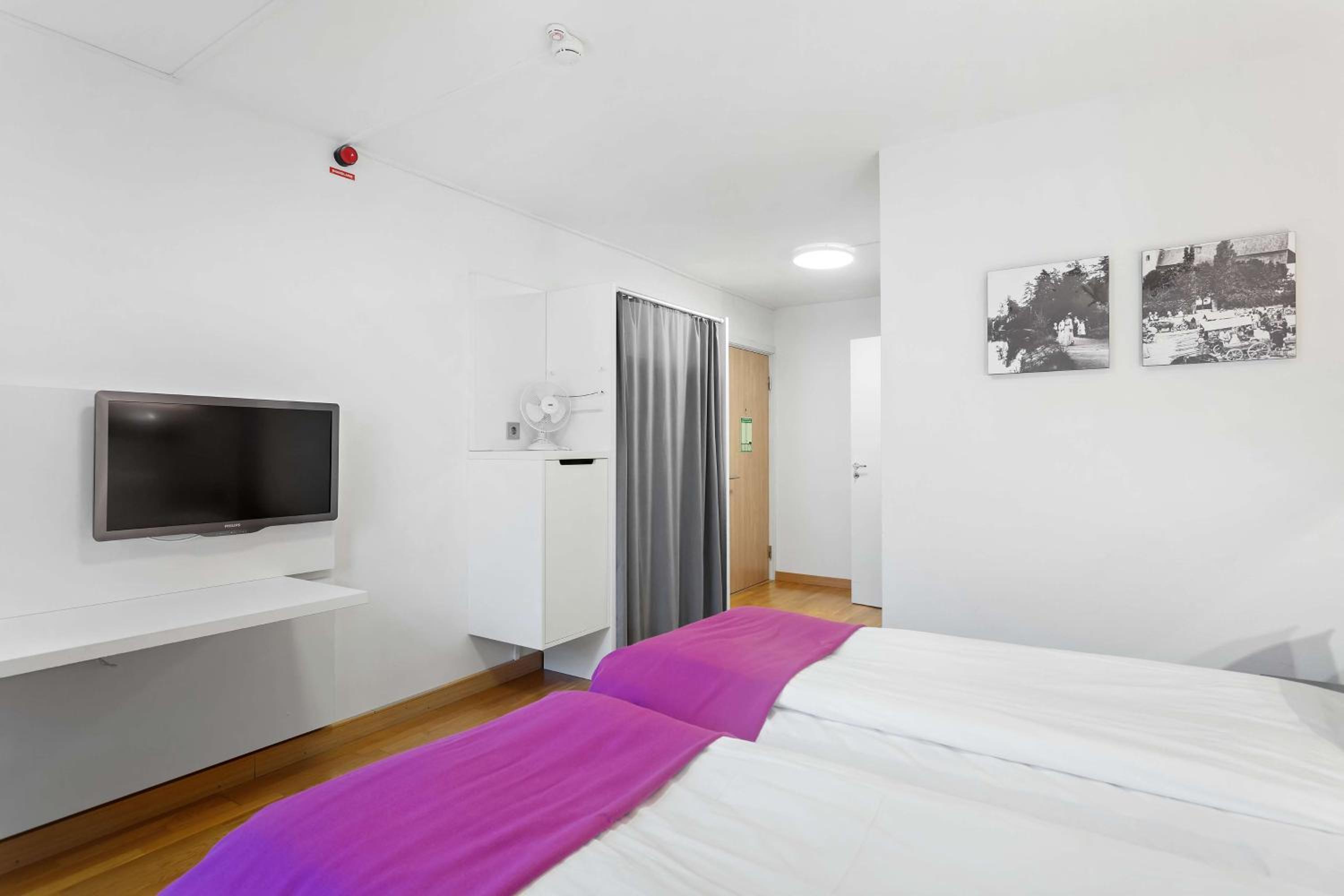Classic Twin Room - Non-Smoking - Photo 5