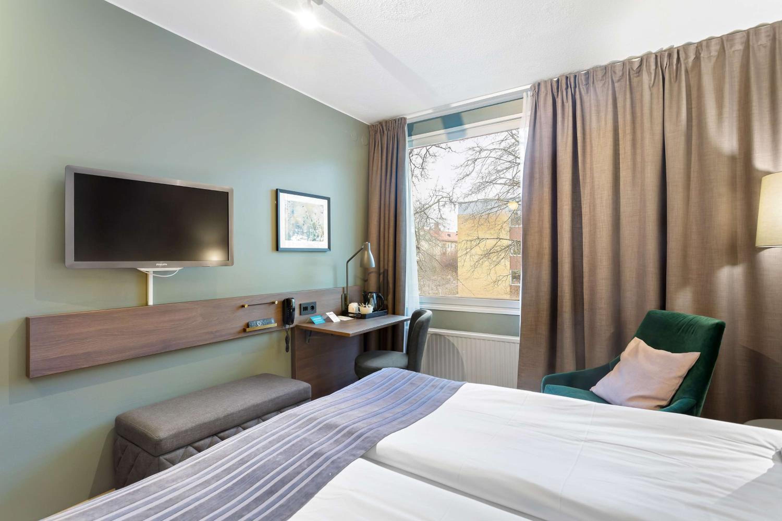Superior Twin Room - Non-Smoking photo 3