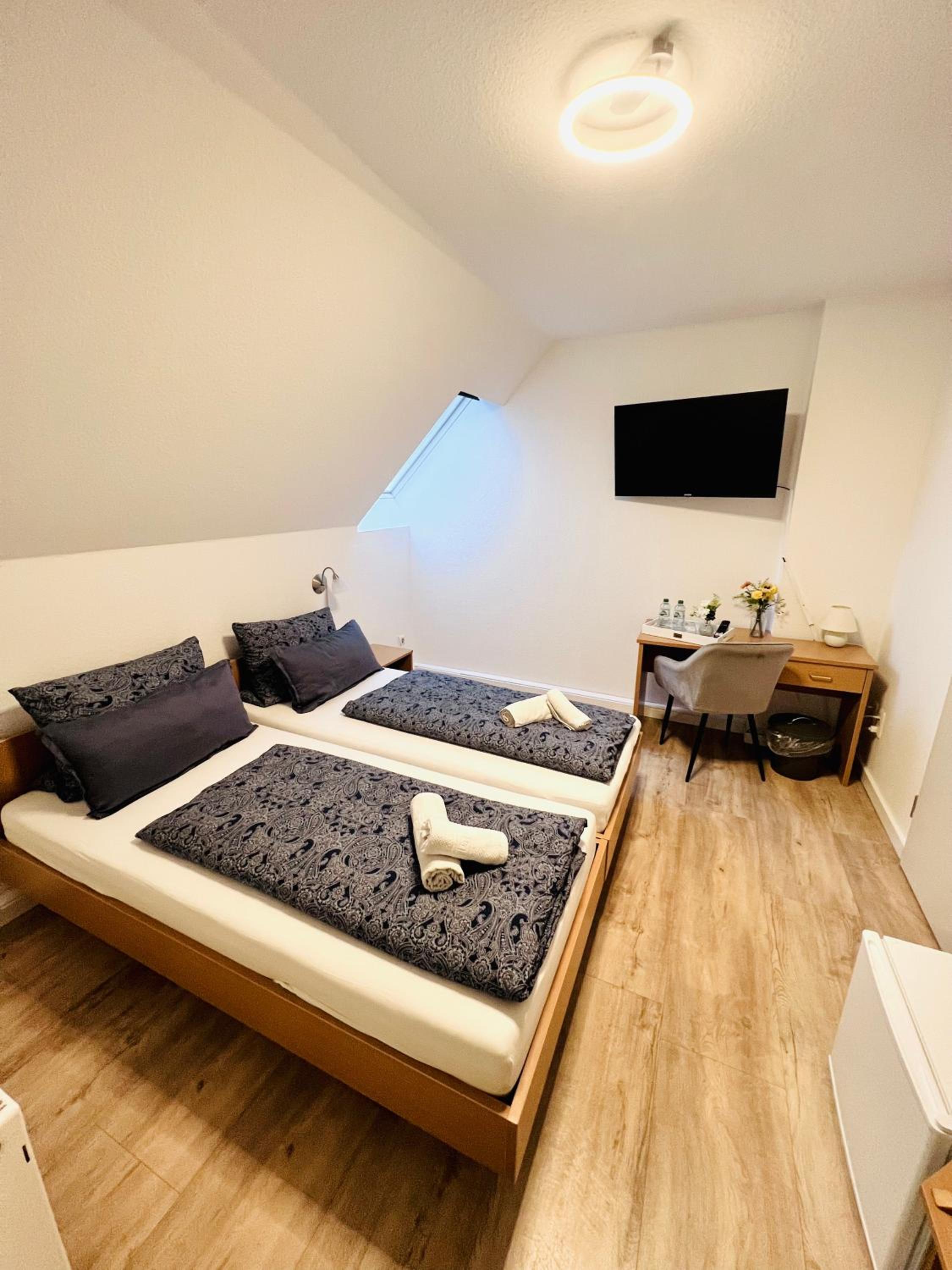 Double Room - Photo 5