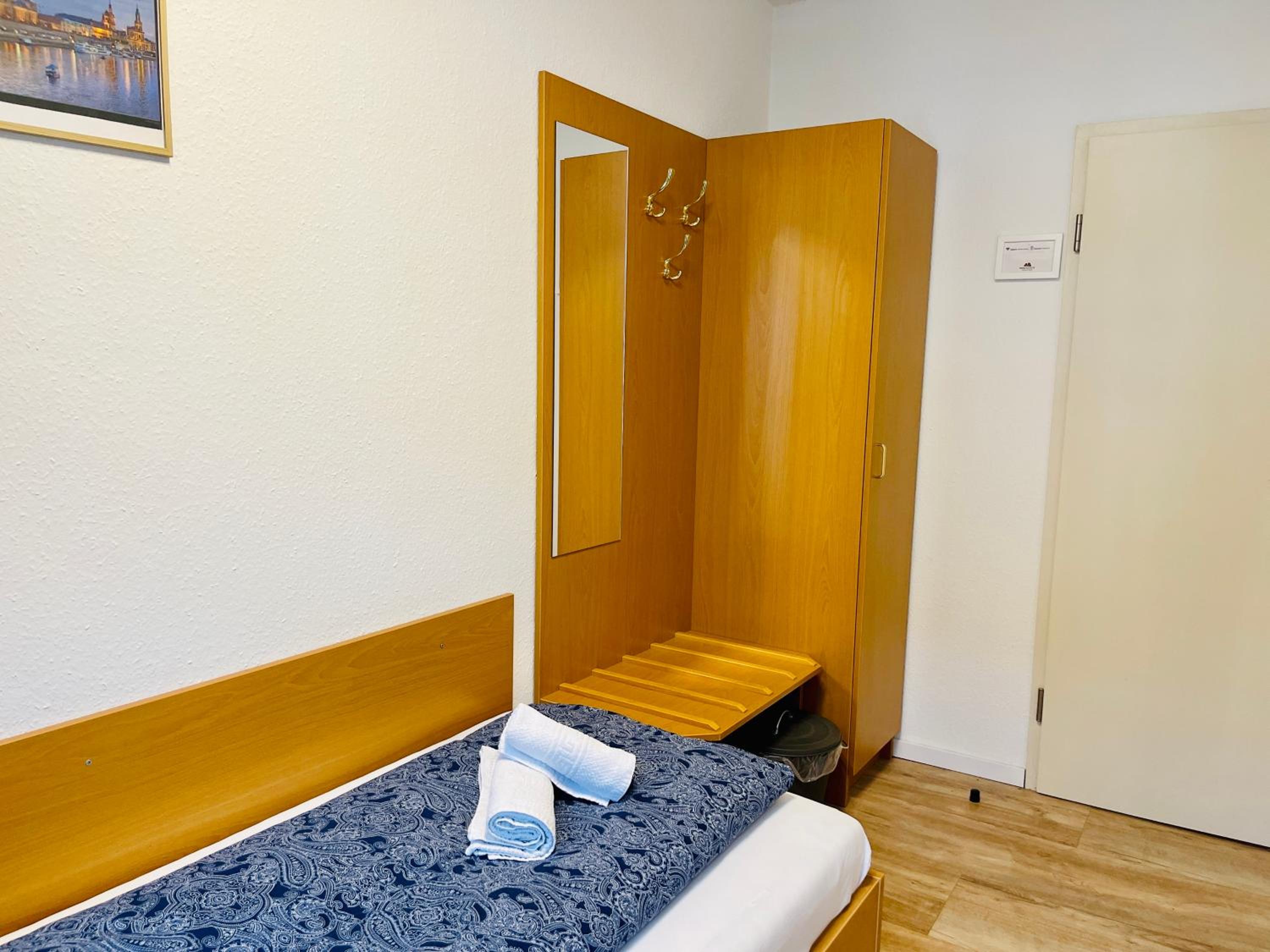 Budget Single Room photo 3