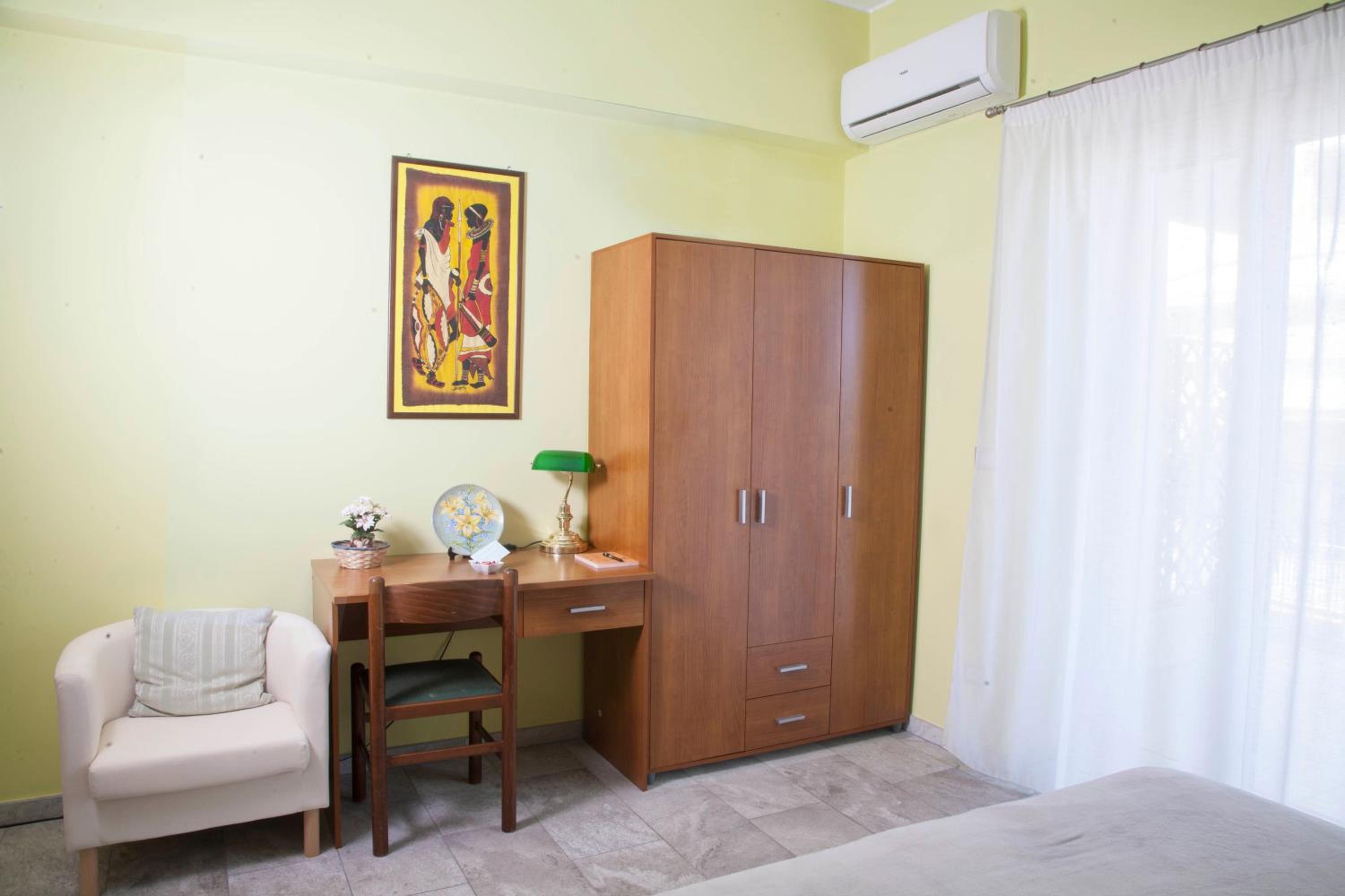 Double Room with Private Bathroom - Photo 24