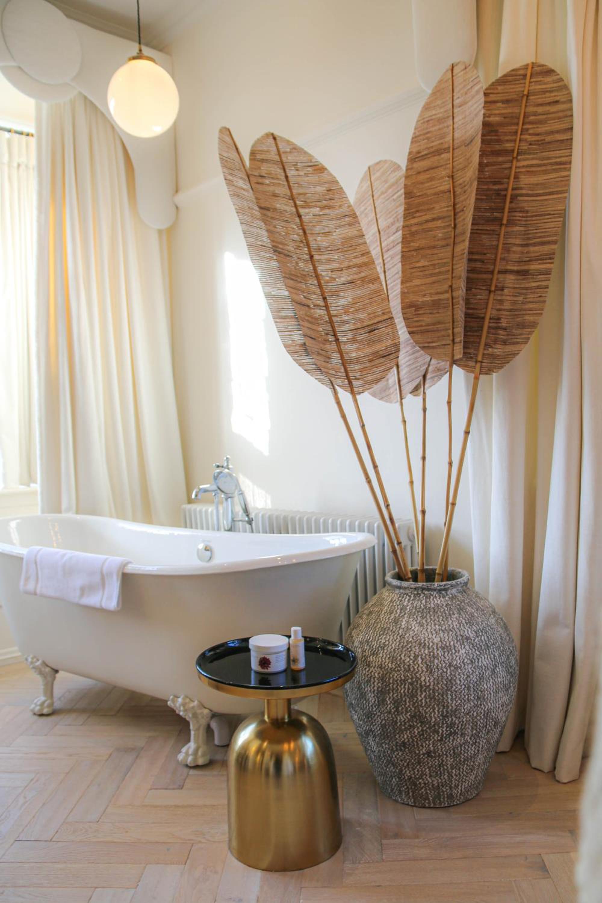 Deluxe Suite - Photo 13