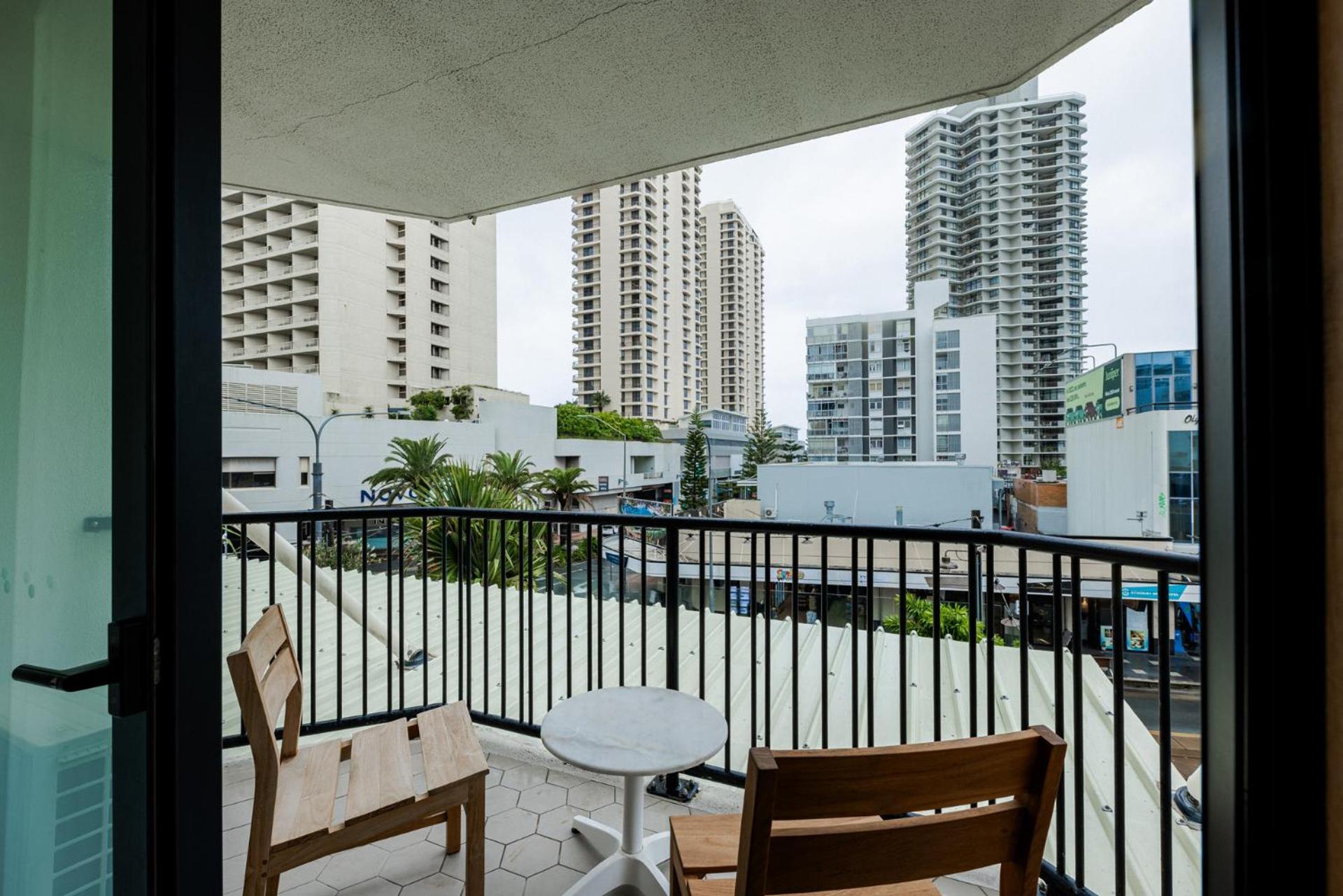 Deluxe Double Room with Balcony - Photo 3