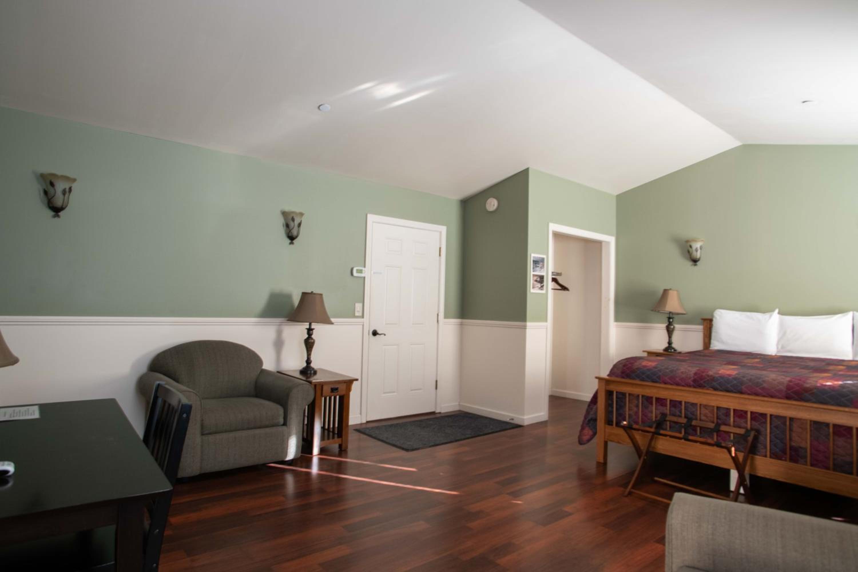 Deluxe King Room