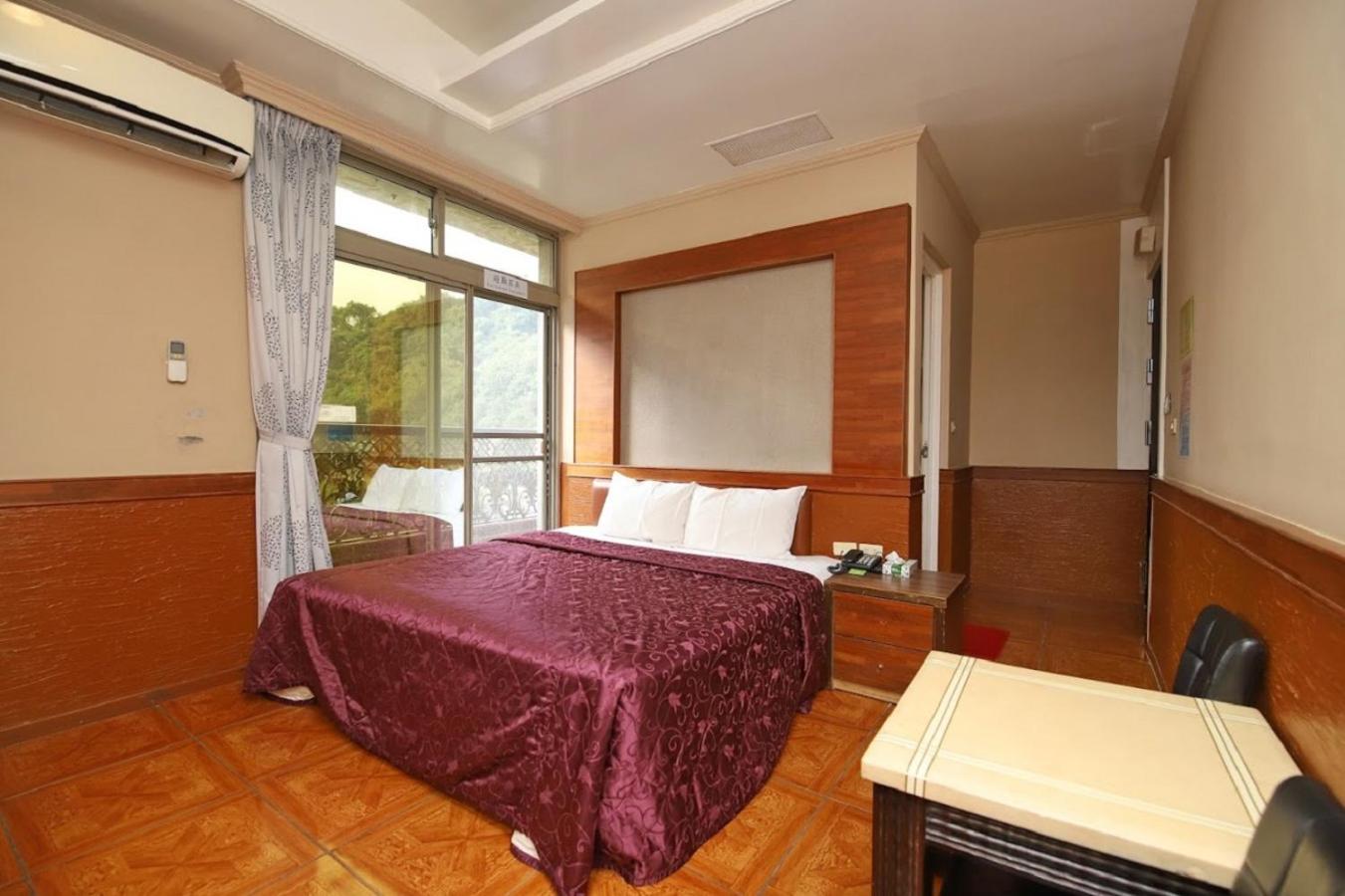 Double Room with Mountain View - Photo 2