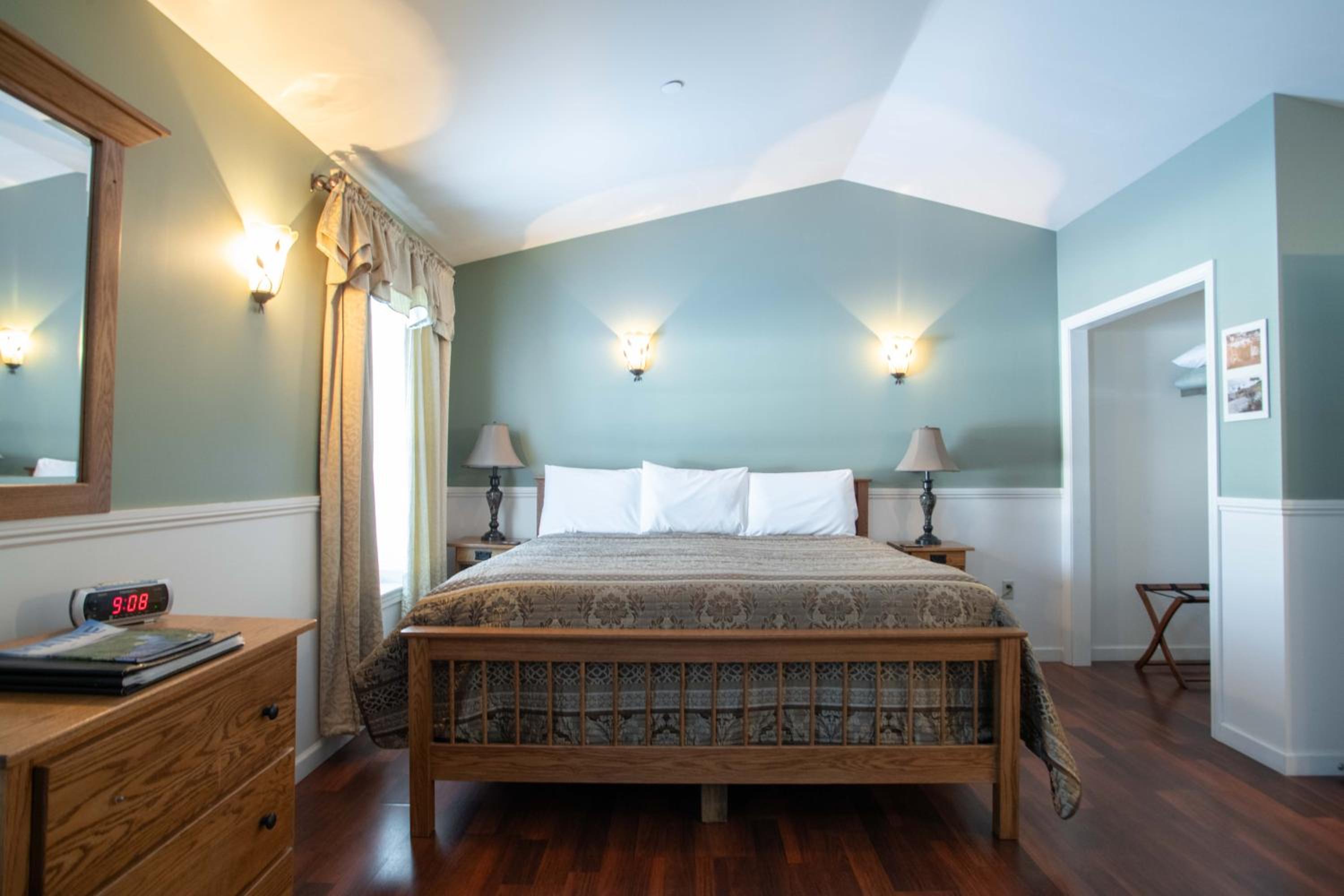Deluxe King Room photo 3