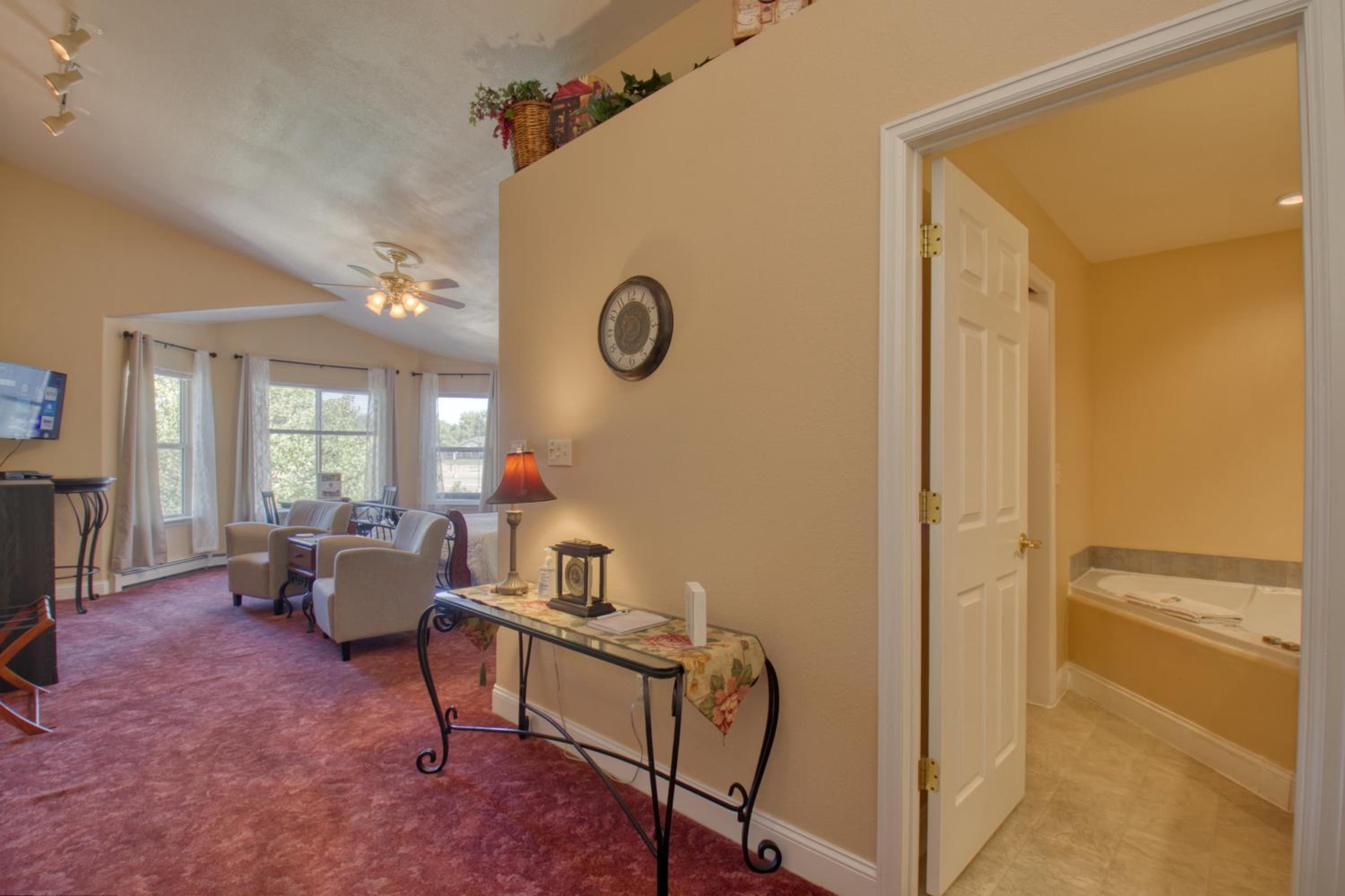 King Suite photo 3