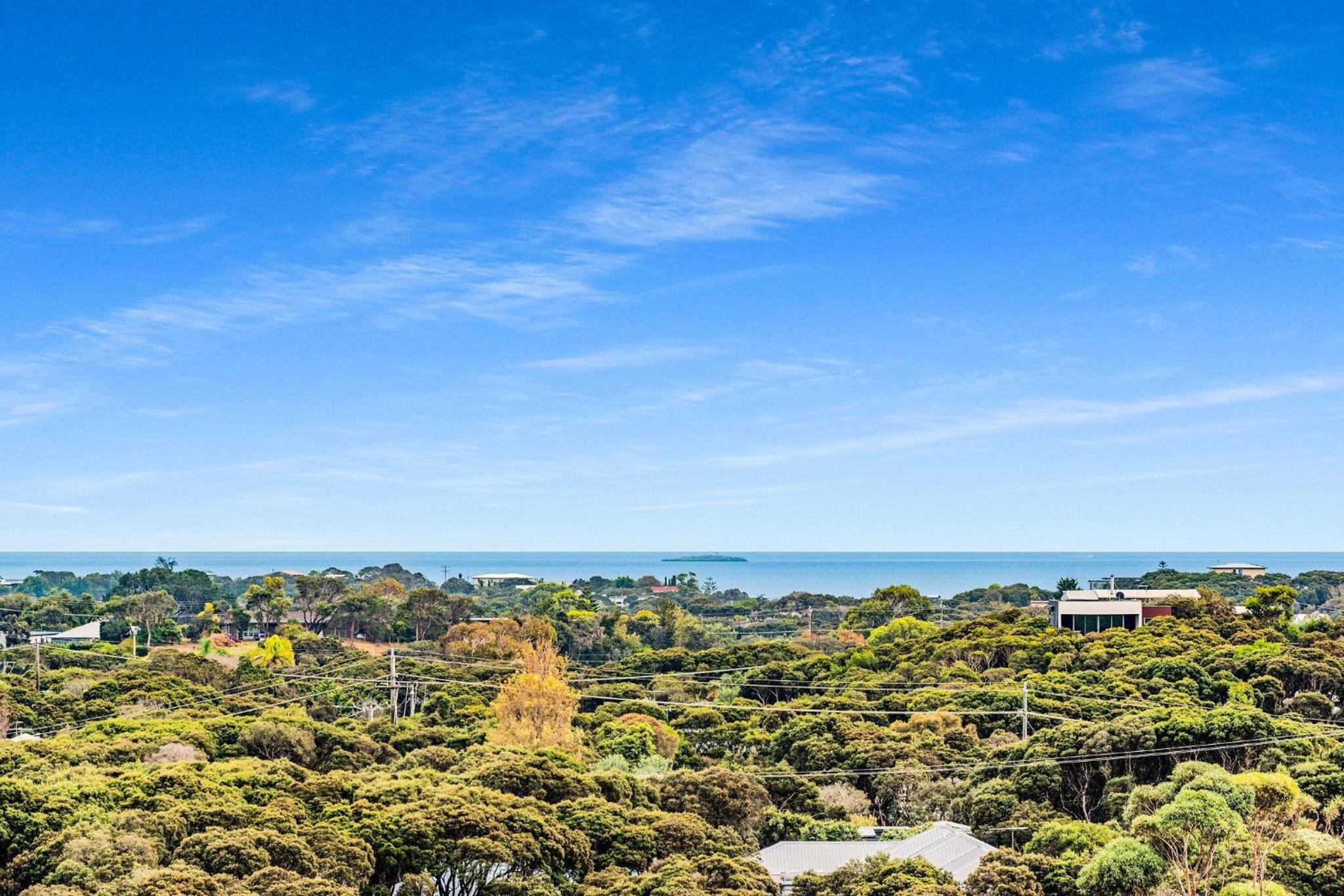 Three-Bedroom Holiday Home  photo 2