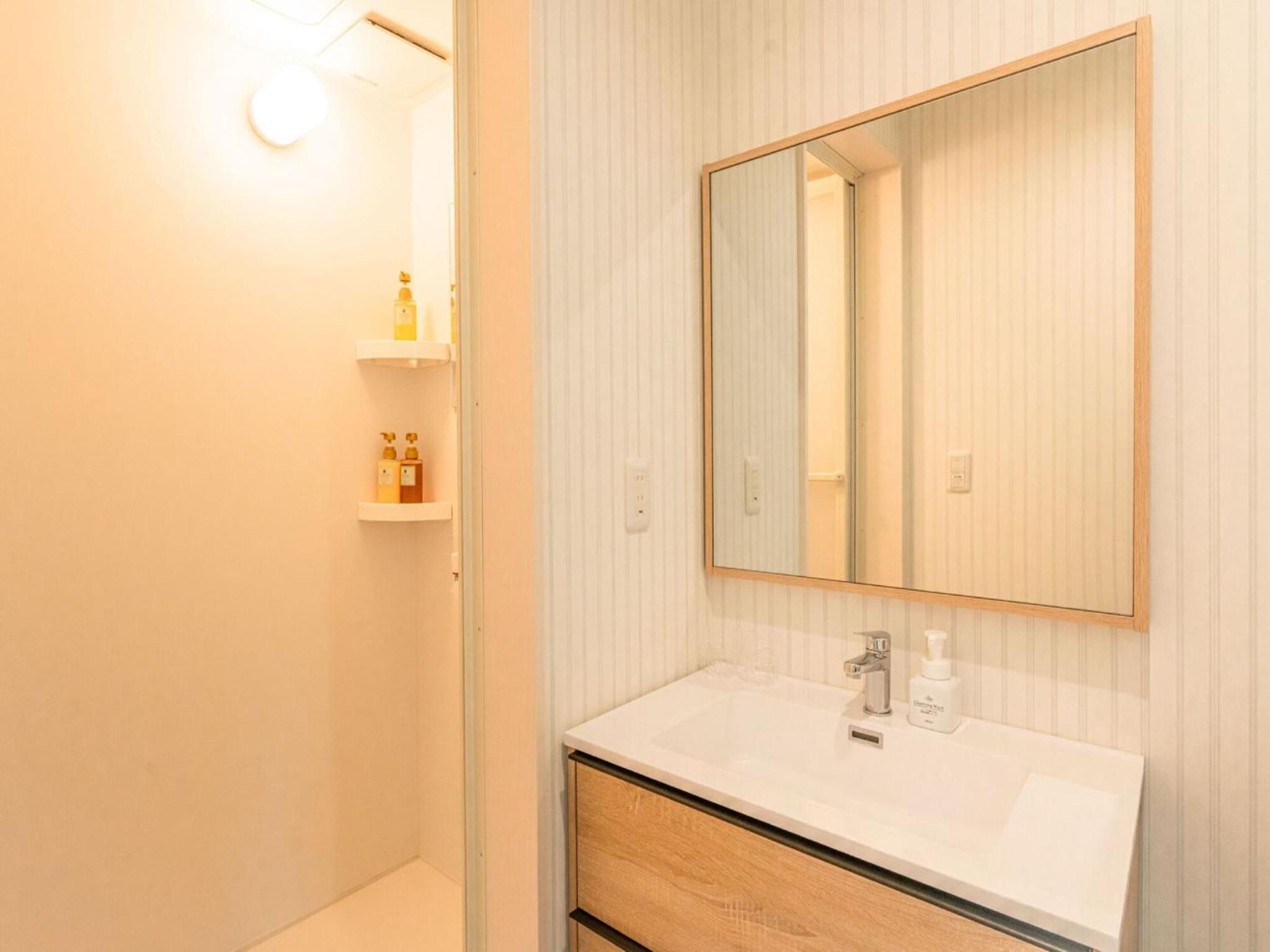 Standard Twin Room - Photo 7