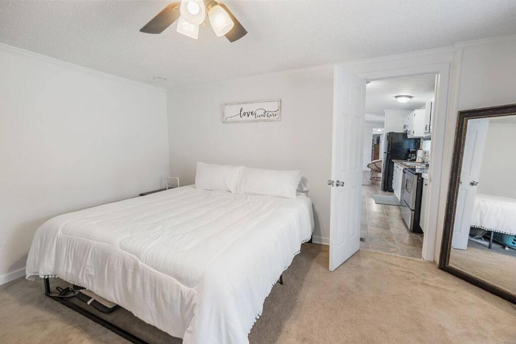 Three-Bedroom House photo 2
