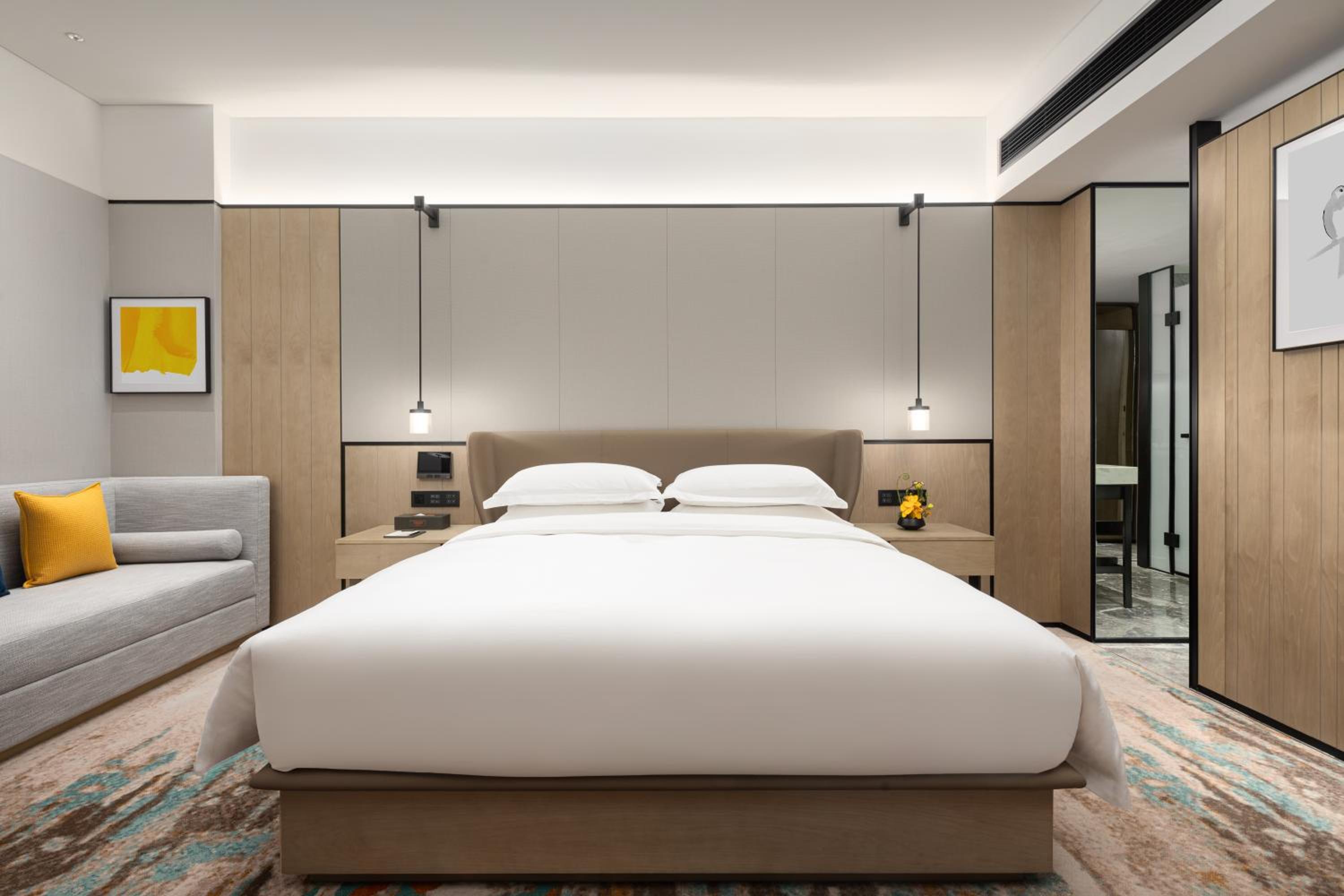 Standard King Room photo 1