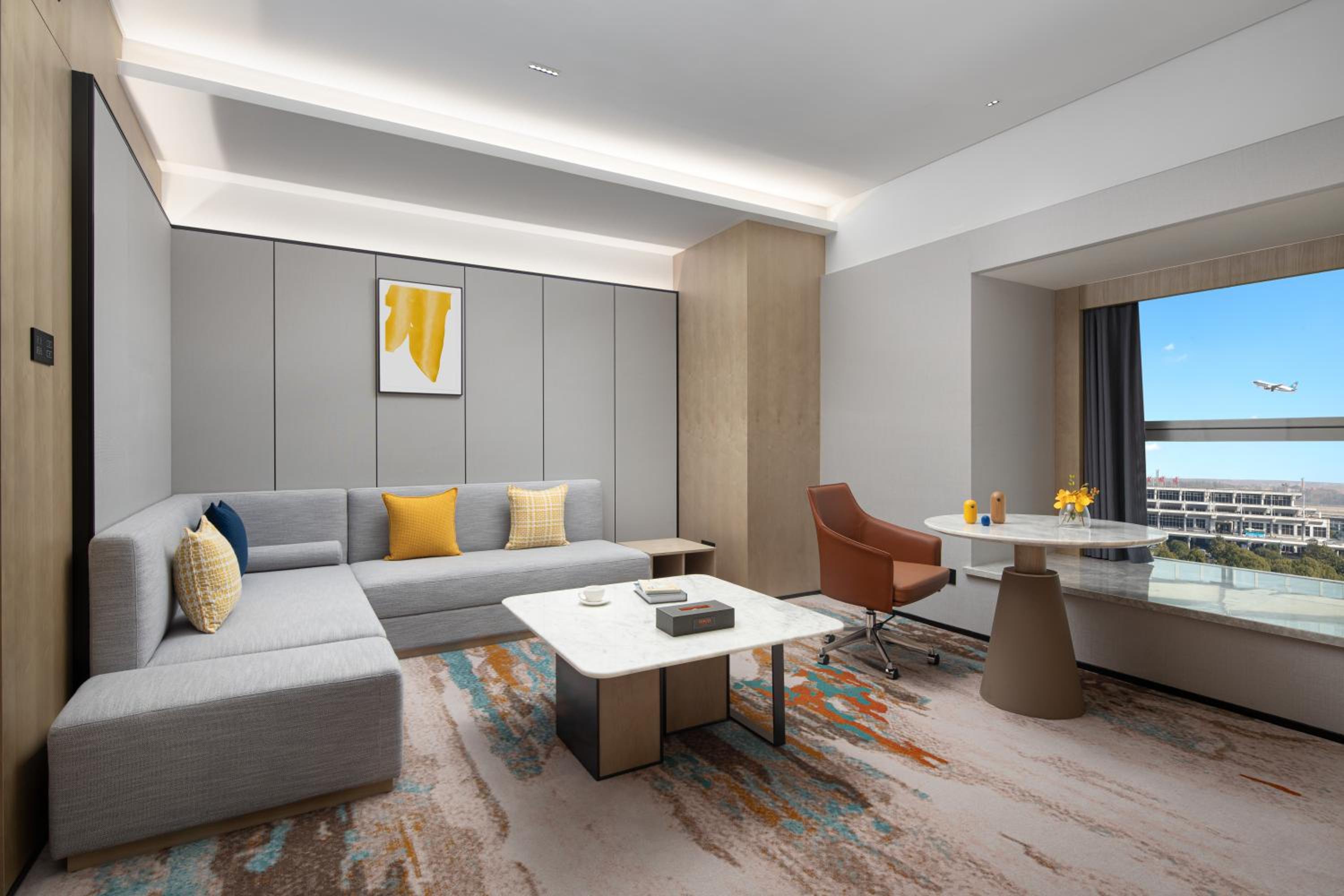 One-Bedroom Suite photo 3