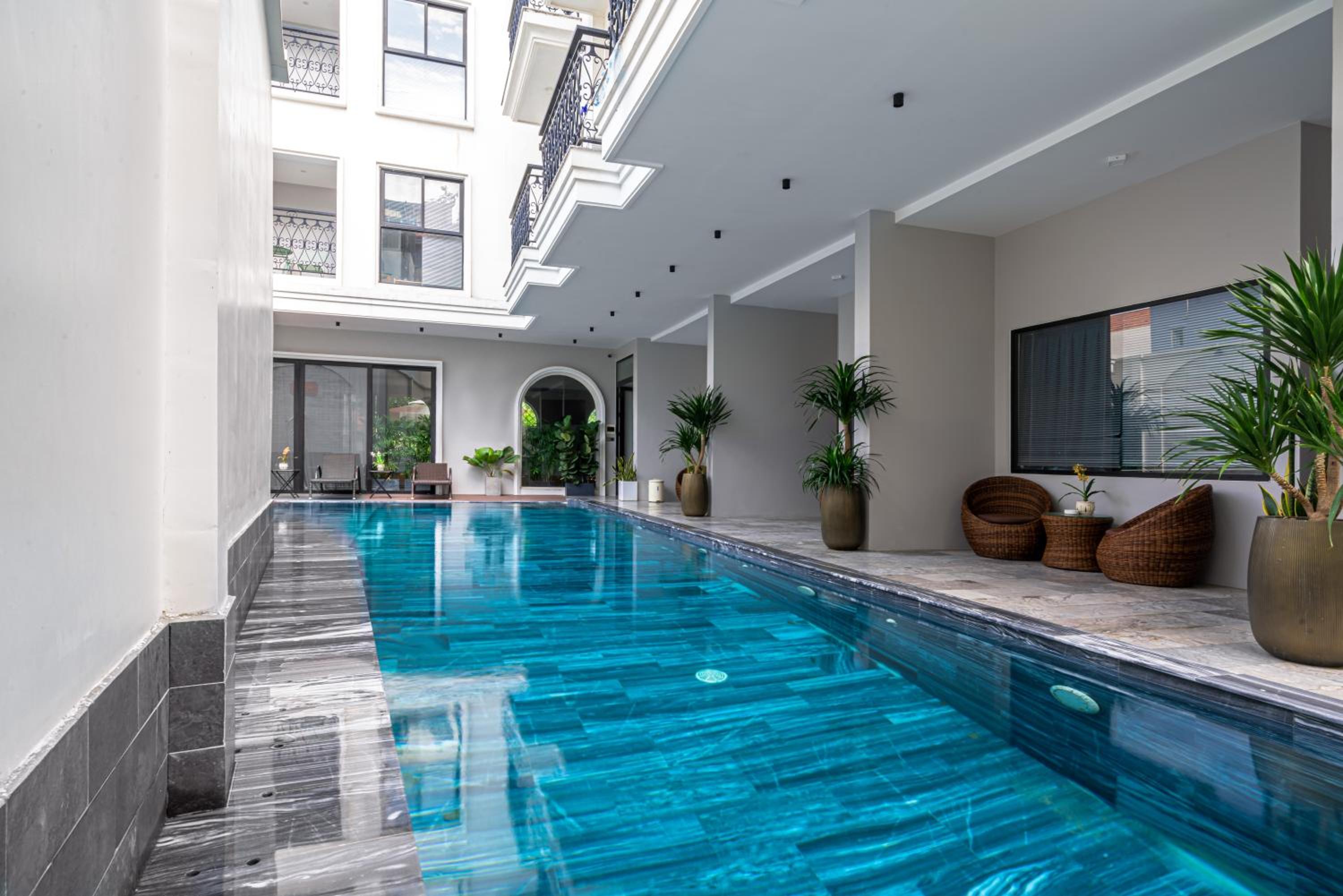 Studio with Pool View - Photo 8